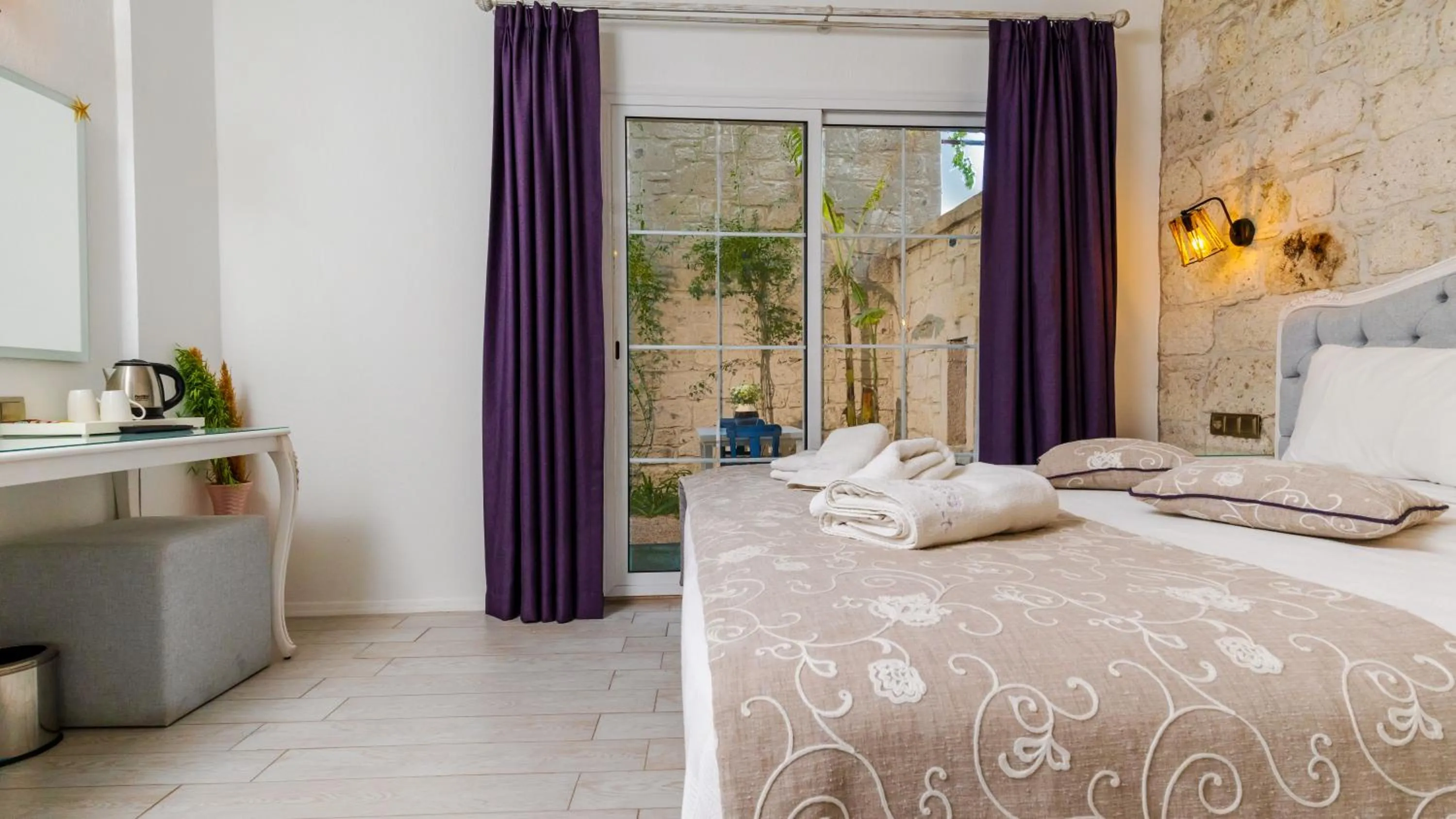 Garden, Bed in Avlu Alaçatı Boutique Hotel