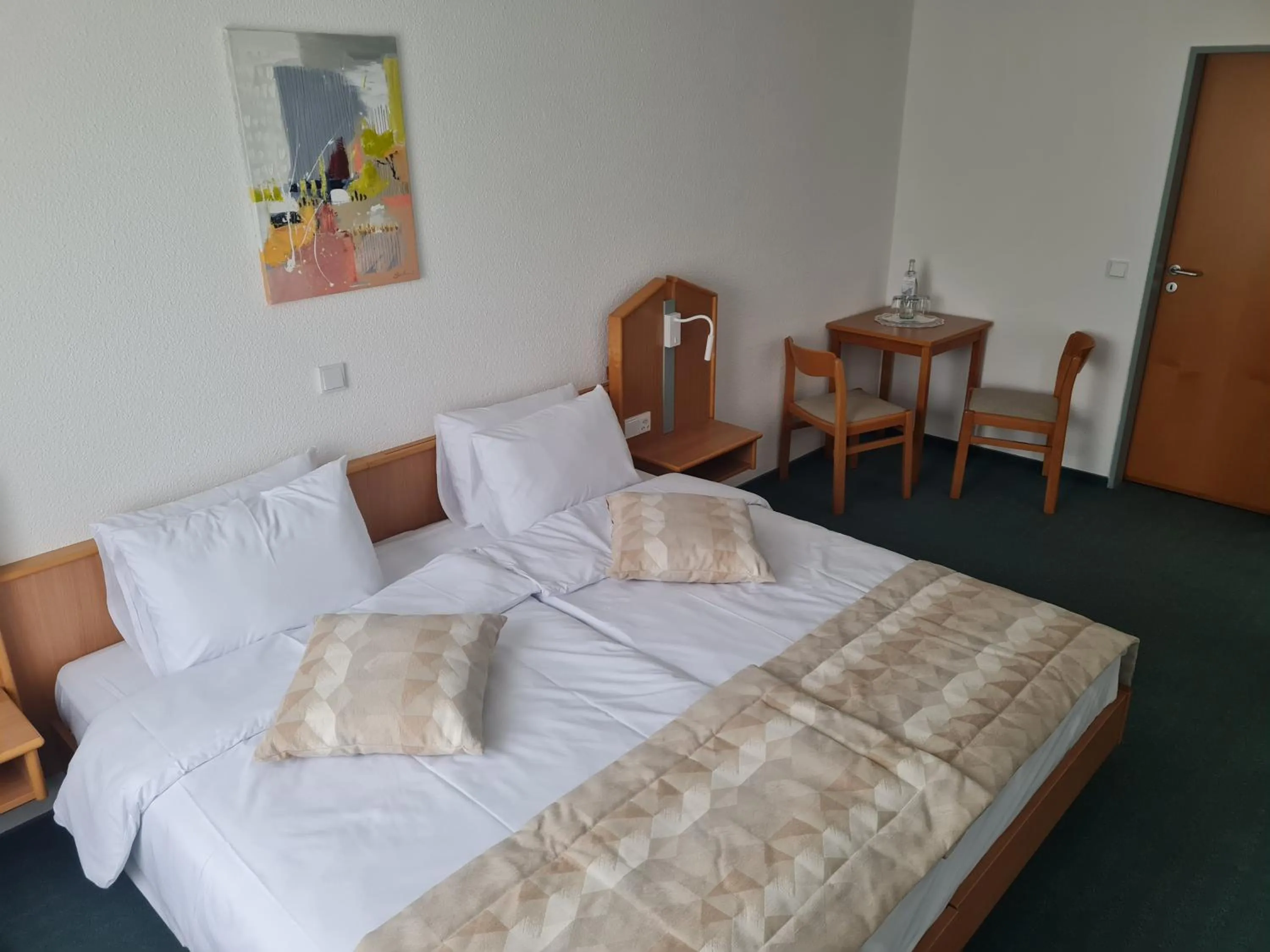 Bed in Hotel Bessunger Forst