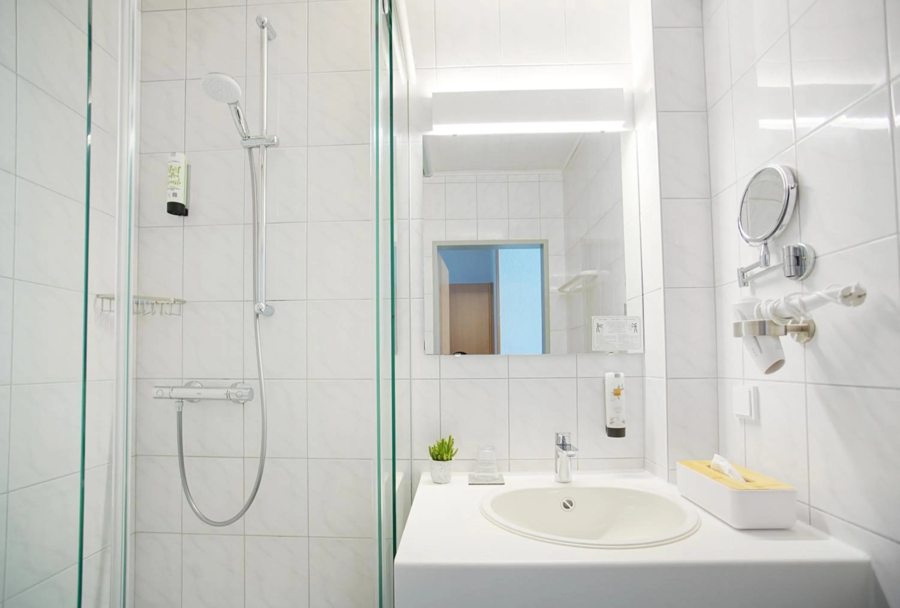 Shower in Hotel Bessunger Forst