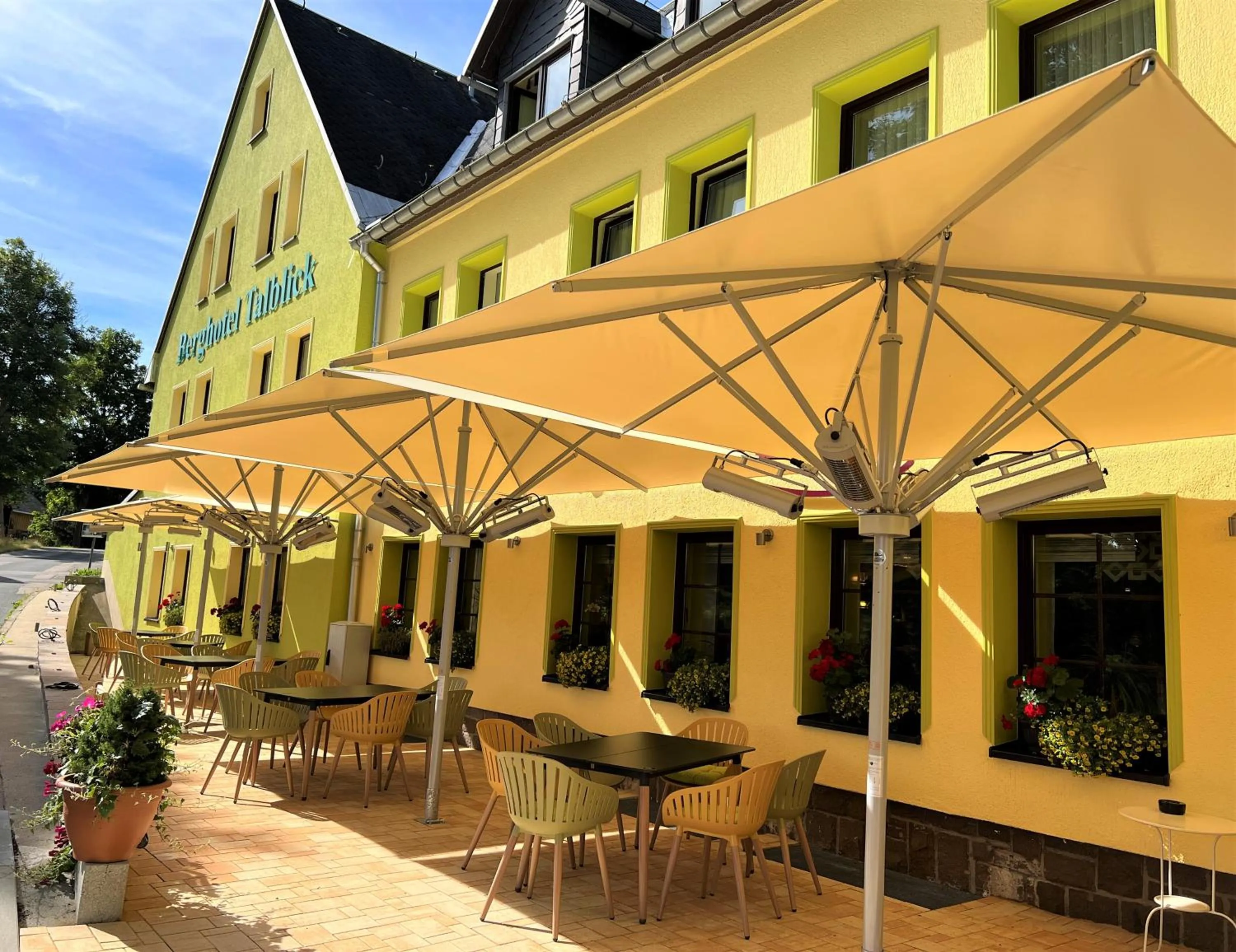 Restaurant/places to eat in Berghotel Talblick