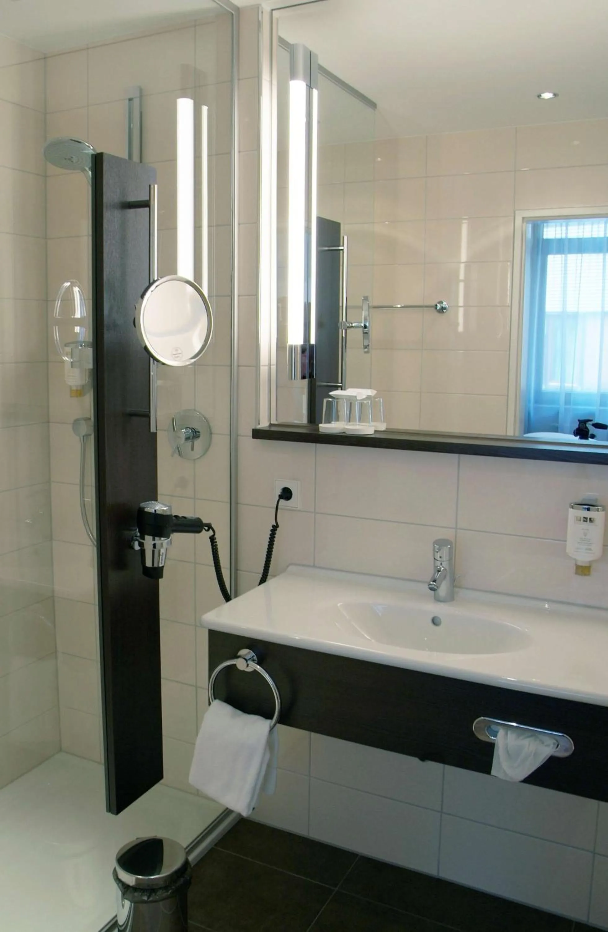 Bathroom in Hotel Schwanen Stuttgart Airport/Messe