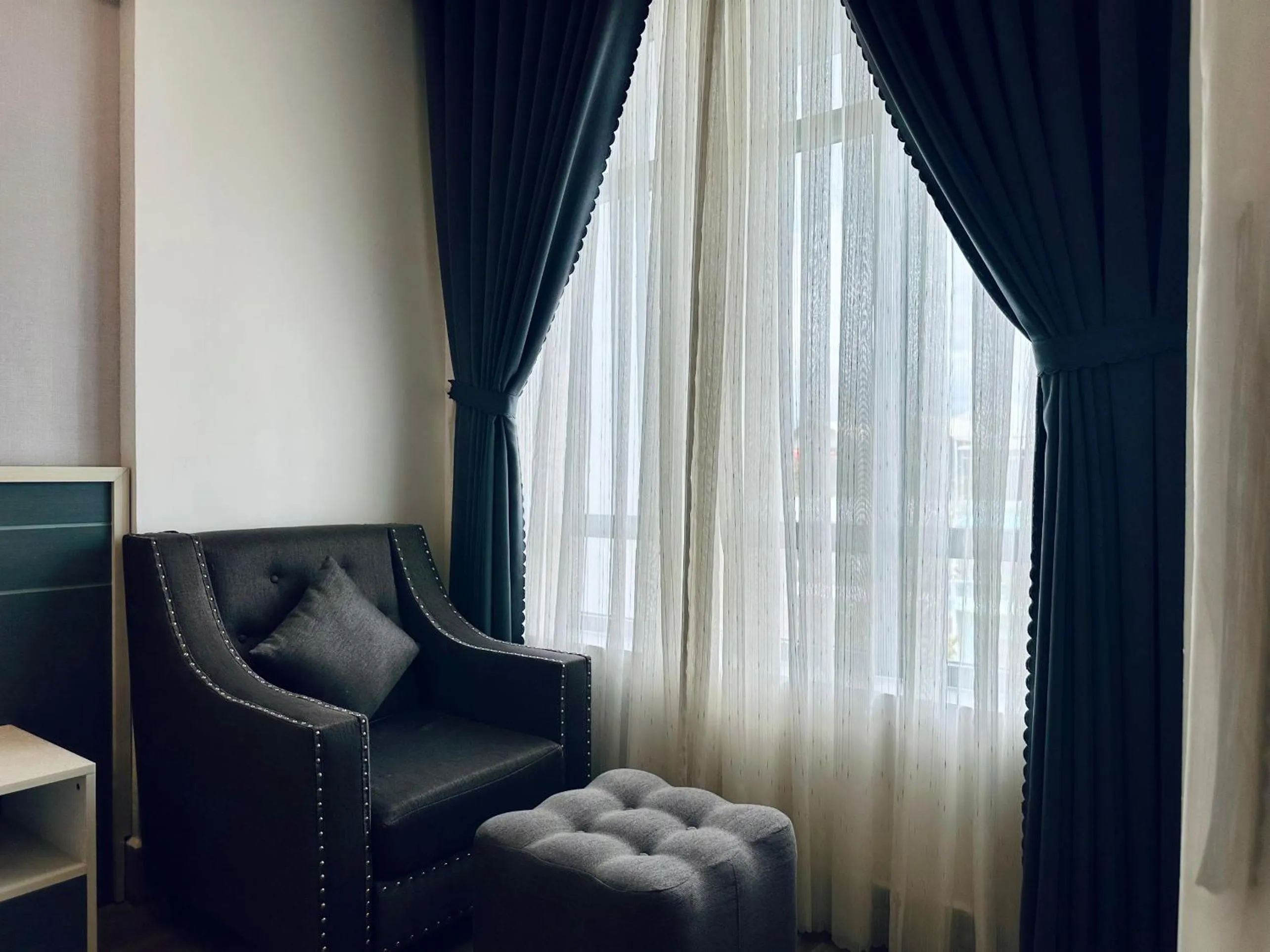 Living room in LION HOTEL