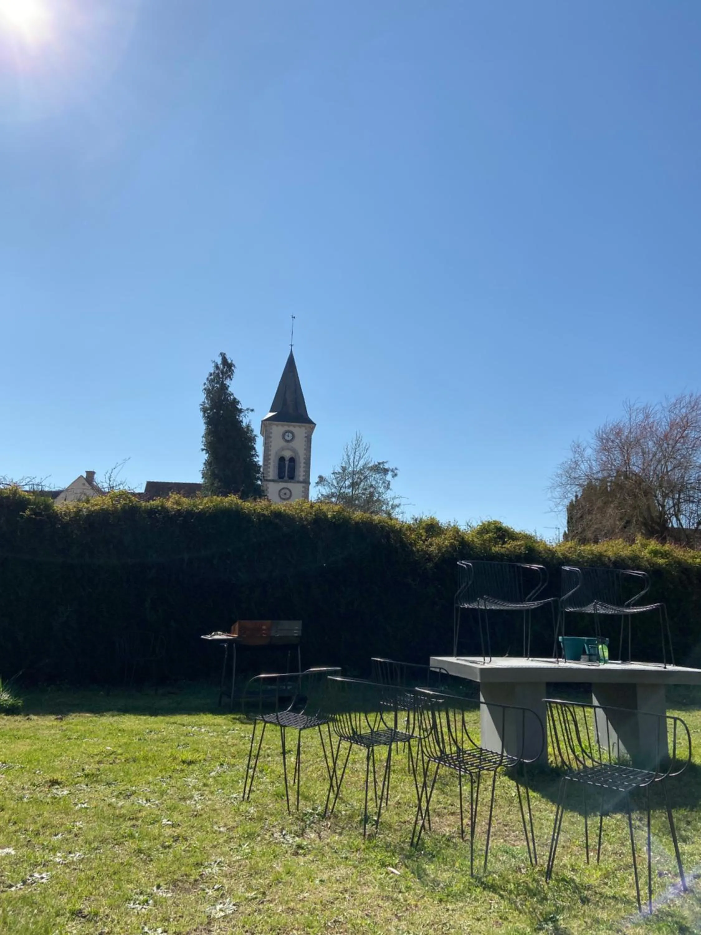 Cocon en lisière de forêt