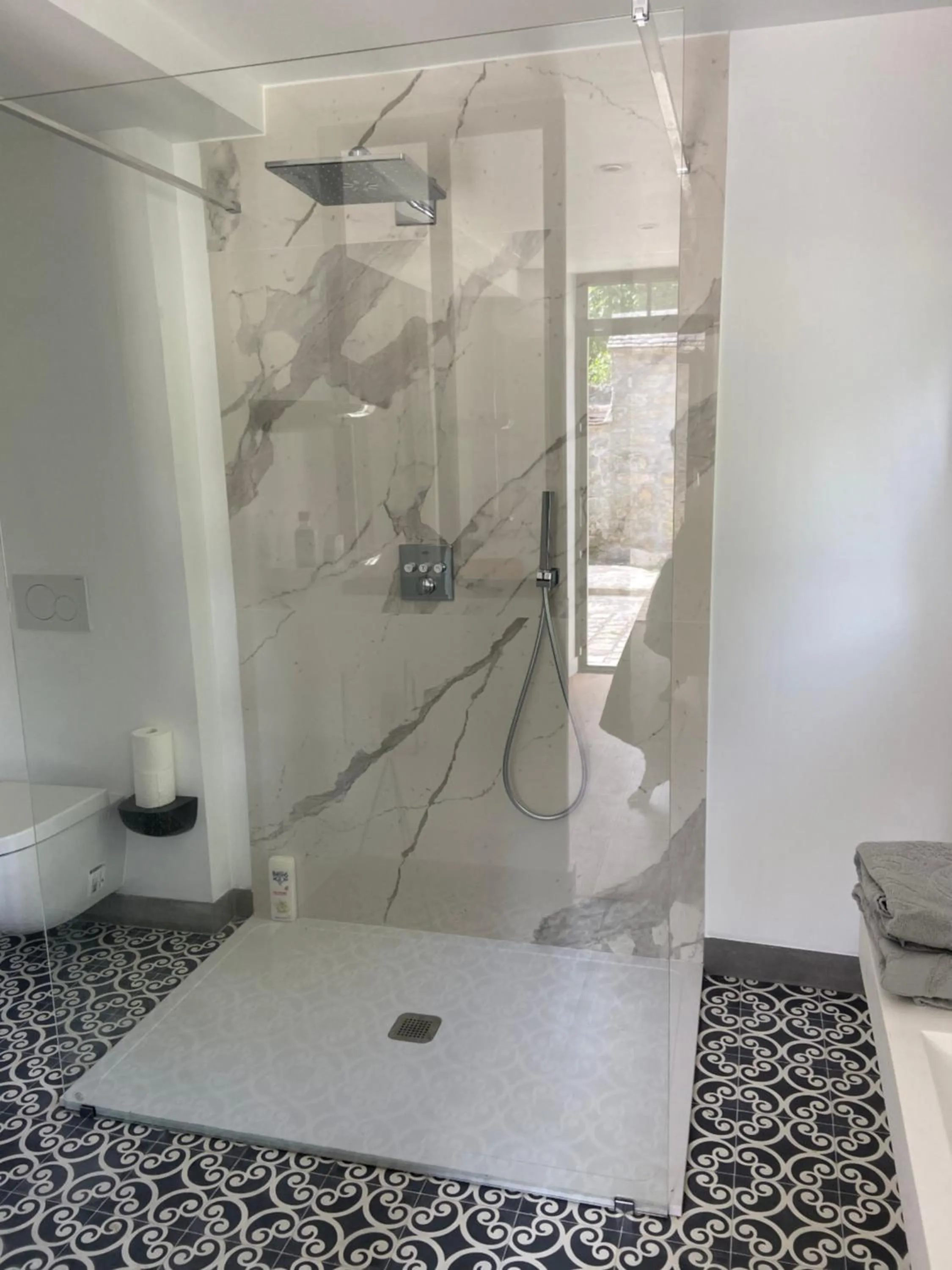 Cocon en lisière de forêt