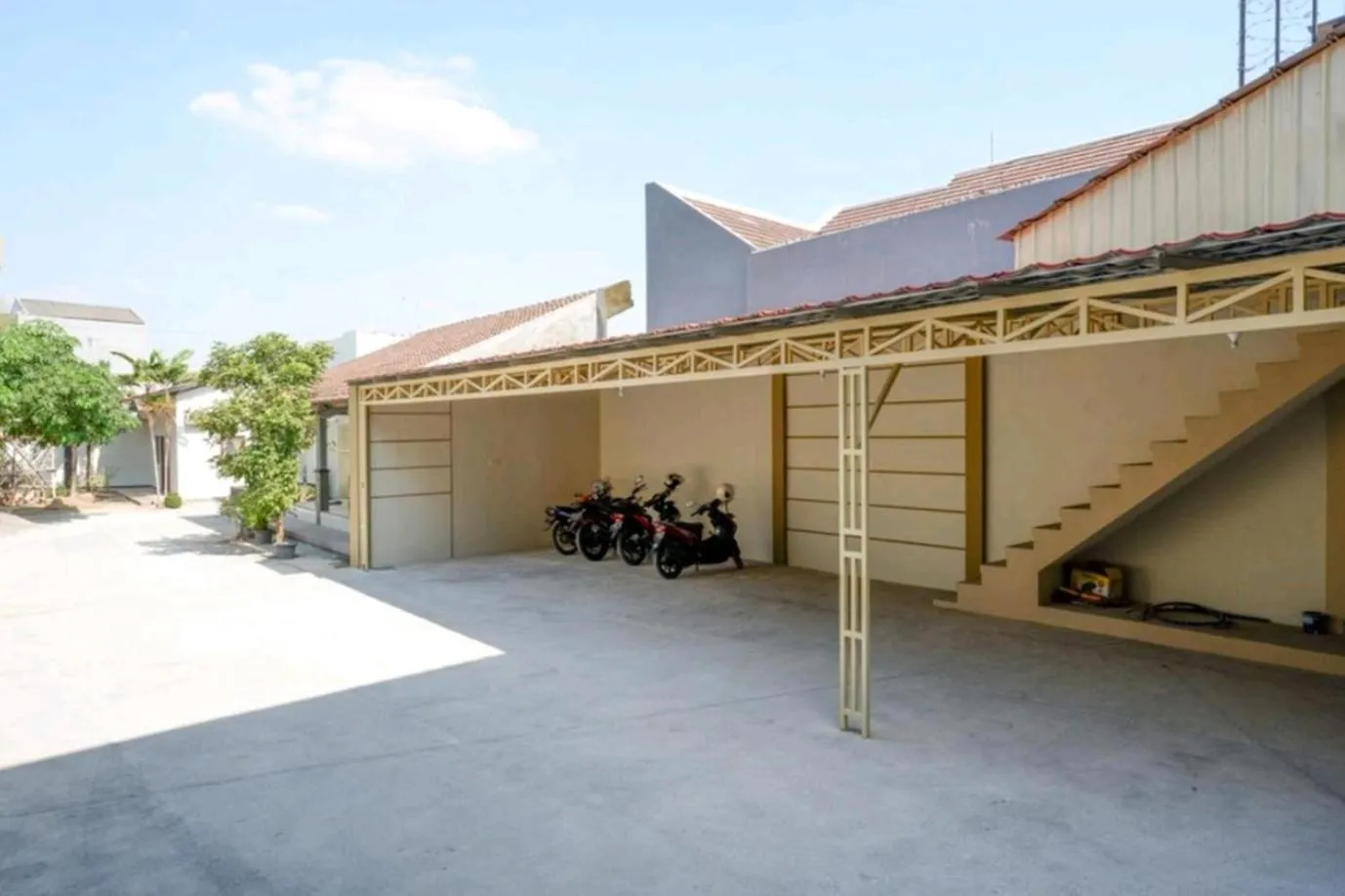 Parking in Villetta House Syariah