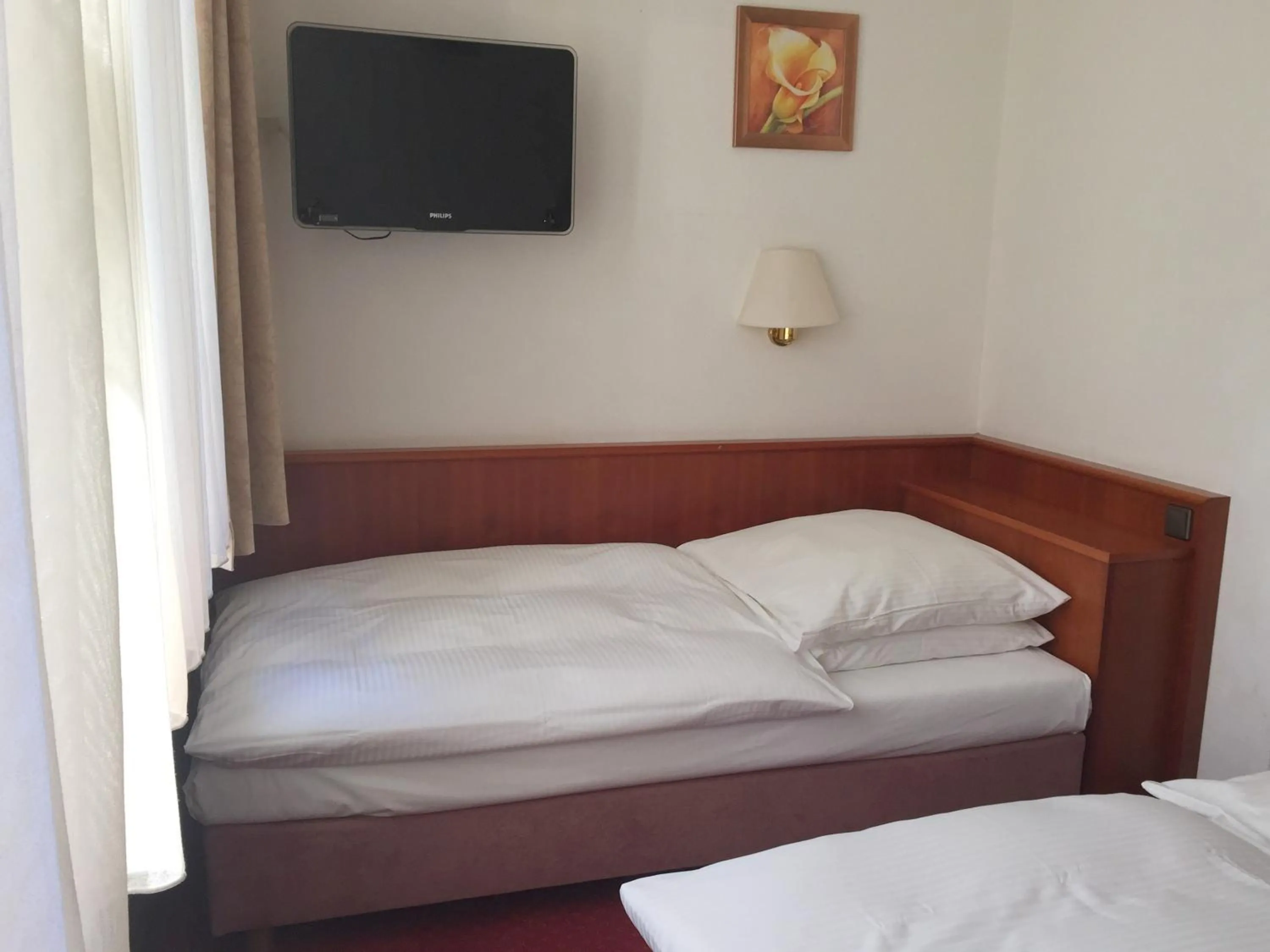 Bedroom, Bed in Hotel Bismarck