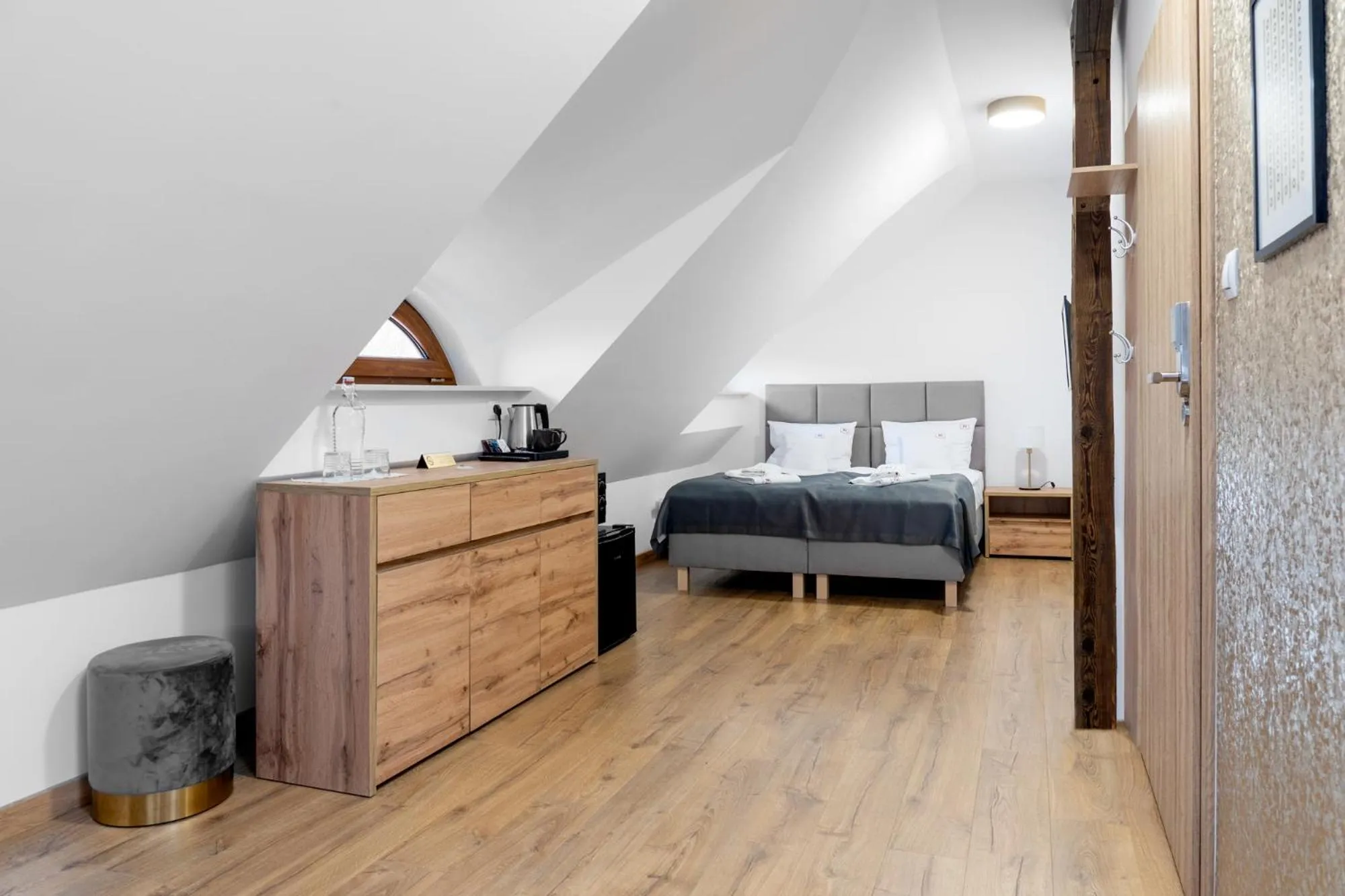 Bed in Apartamenty, Boutique Rooms Villa 82, MIEJSCE PRKINGOWE