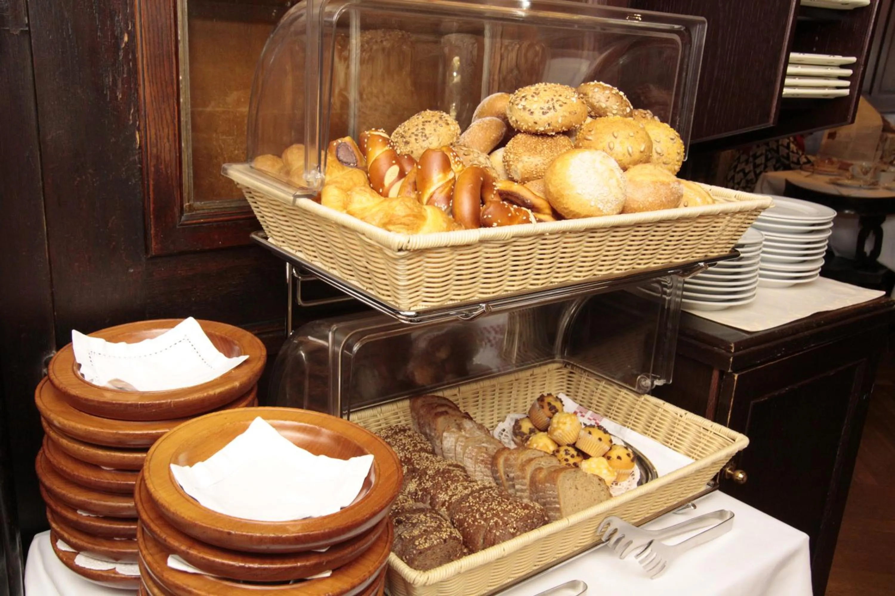 Buffet breakfast in Boutiquehotel Oberkirch im Zentrum