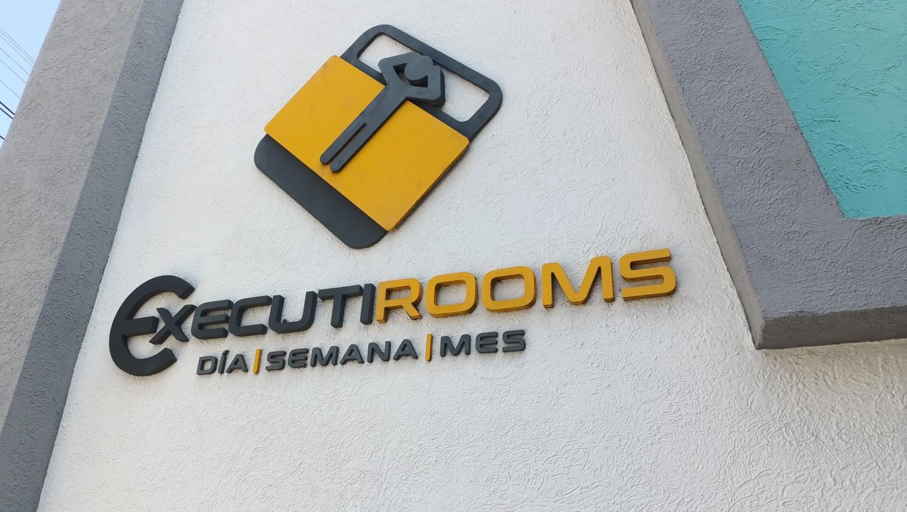 Property logo or sign in EXECUTIROOMS VERACRUZ