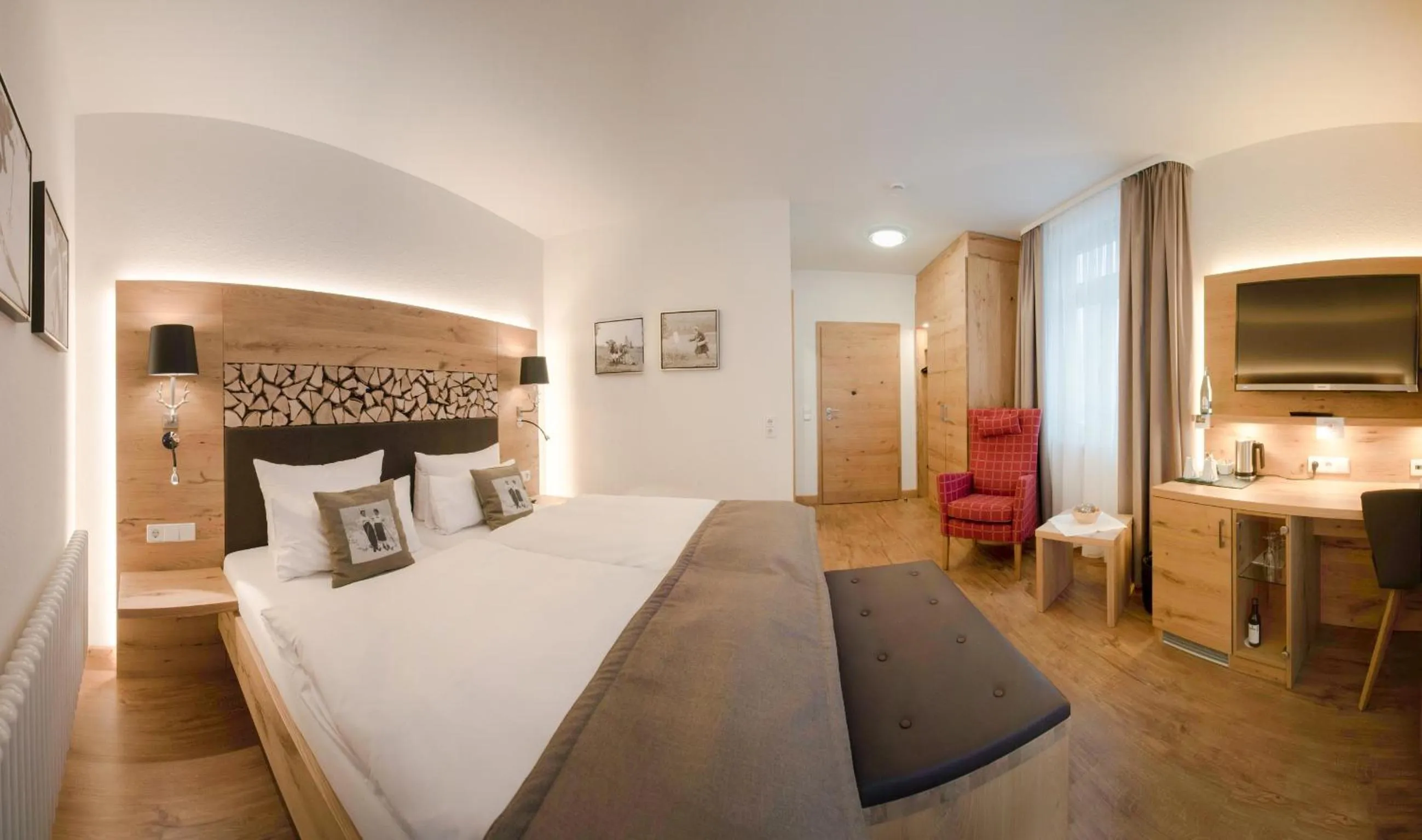 Photo of the whole room, Bed in Das Waldhotel - Genuss & Wellness am Notschreipass