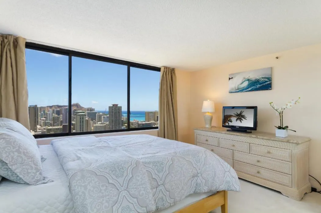 Bed in 2 Bedroom Penthouse w/Ocean Views