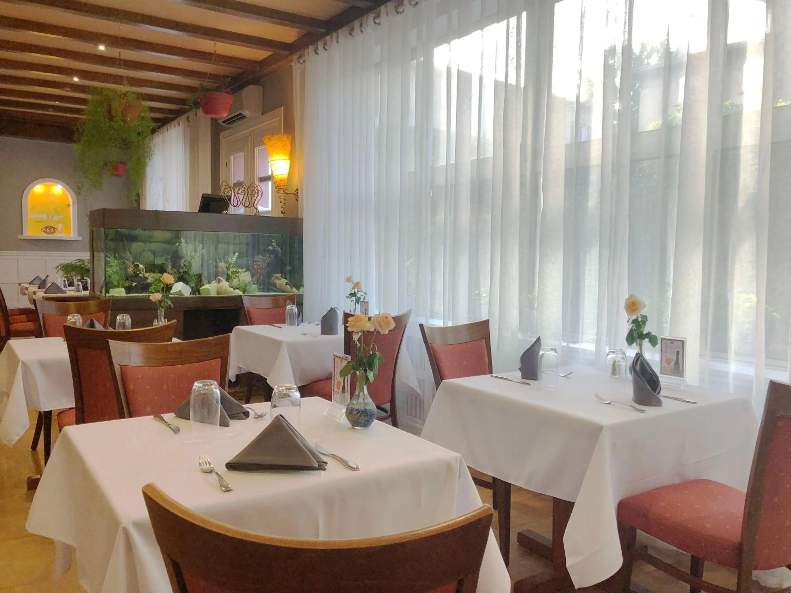 Restaurant/places to eat in L'EMBLEME - BOUTIQUE HOTEL