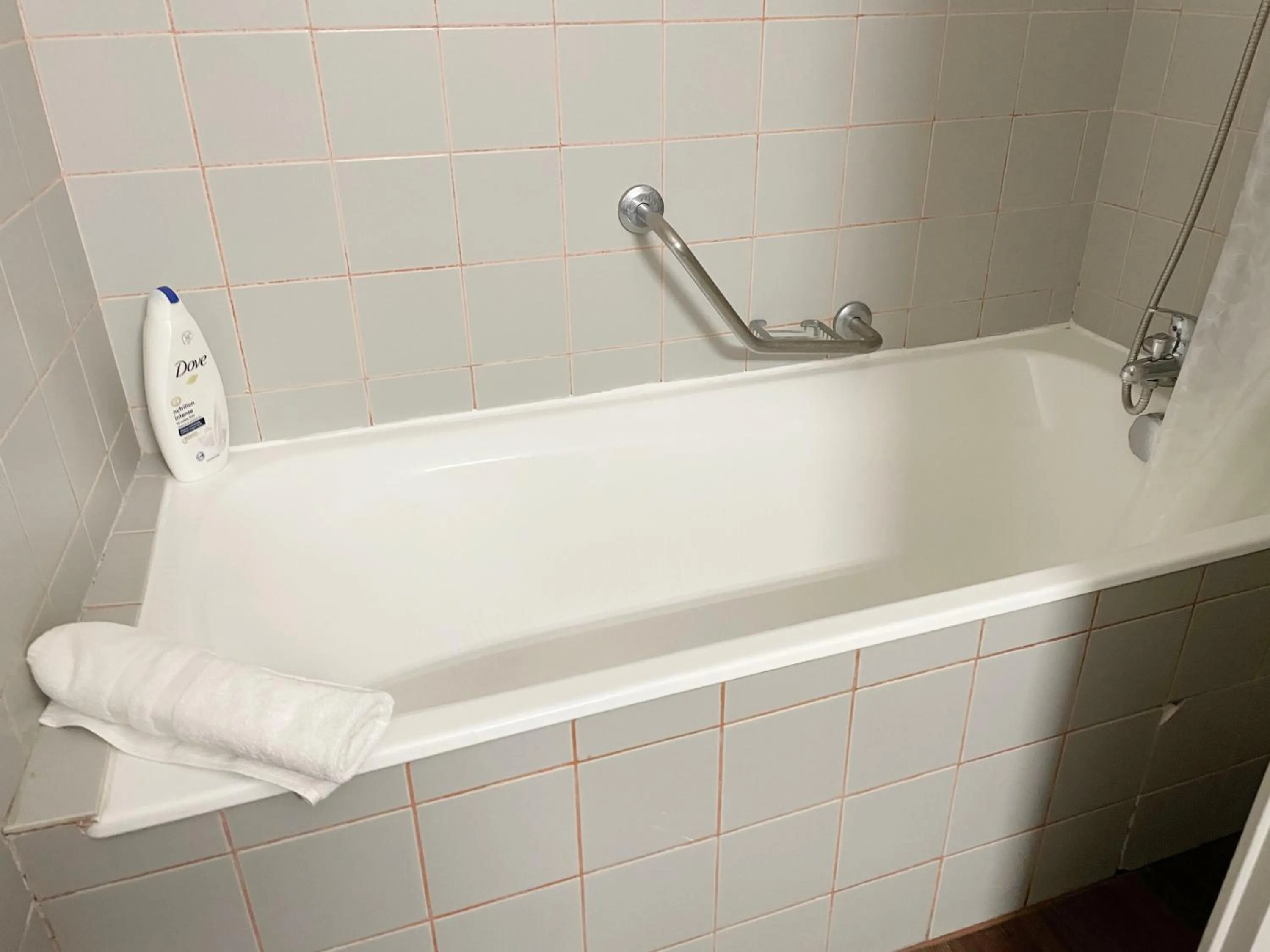 L'EMBLEME - BOUTIQUE HOTEL