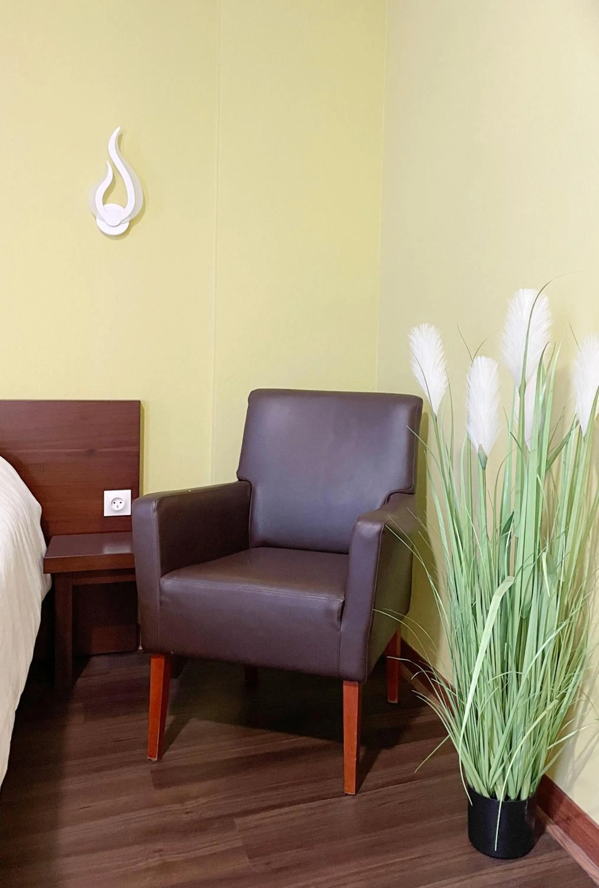 L'EMBLEME - BOUTIQUE HOTEL