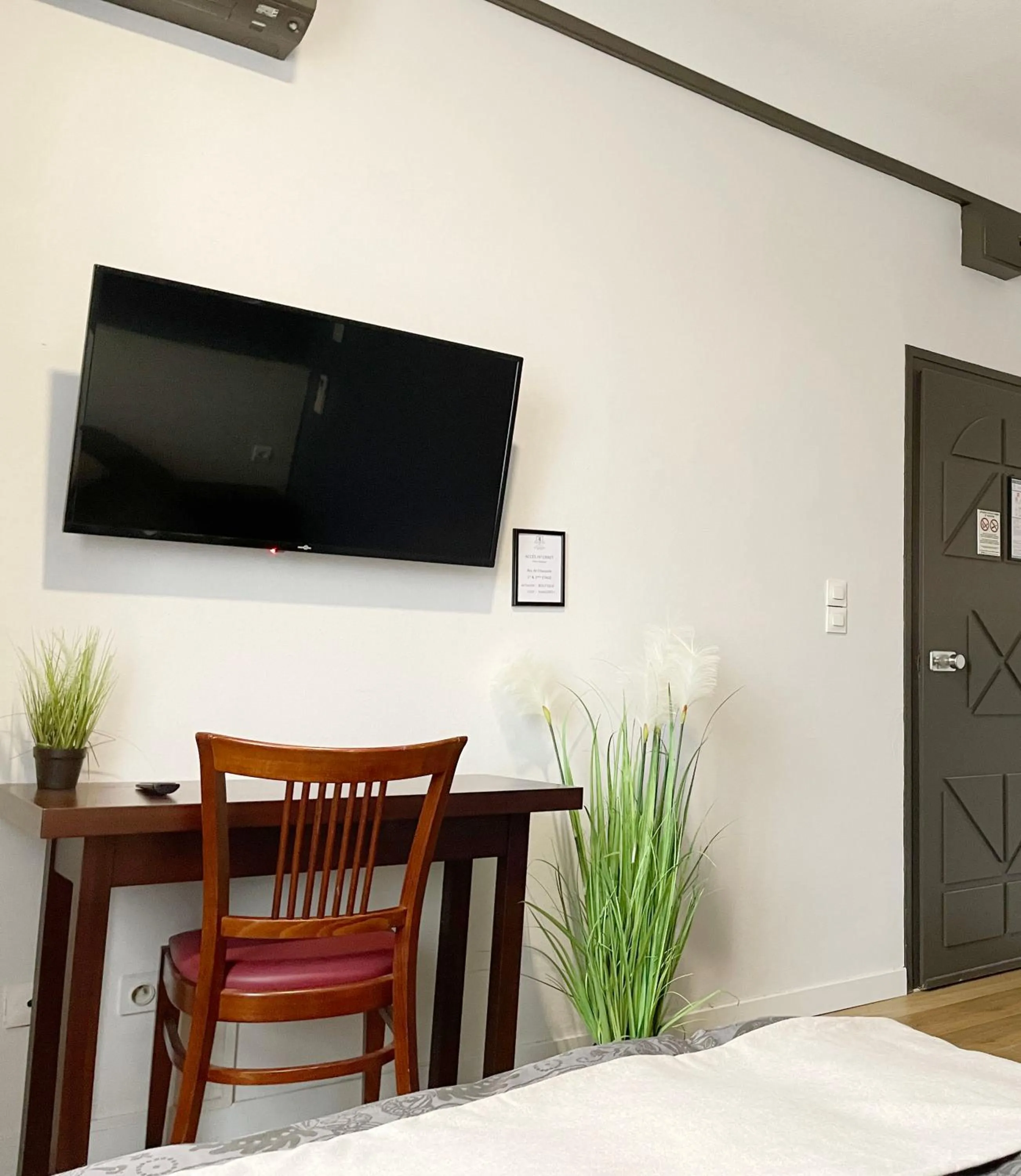 L'EMBLEME - BOUTIQUE HOTEL