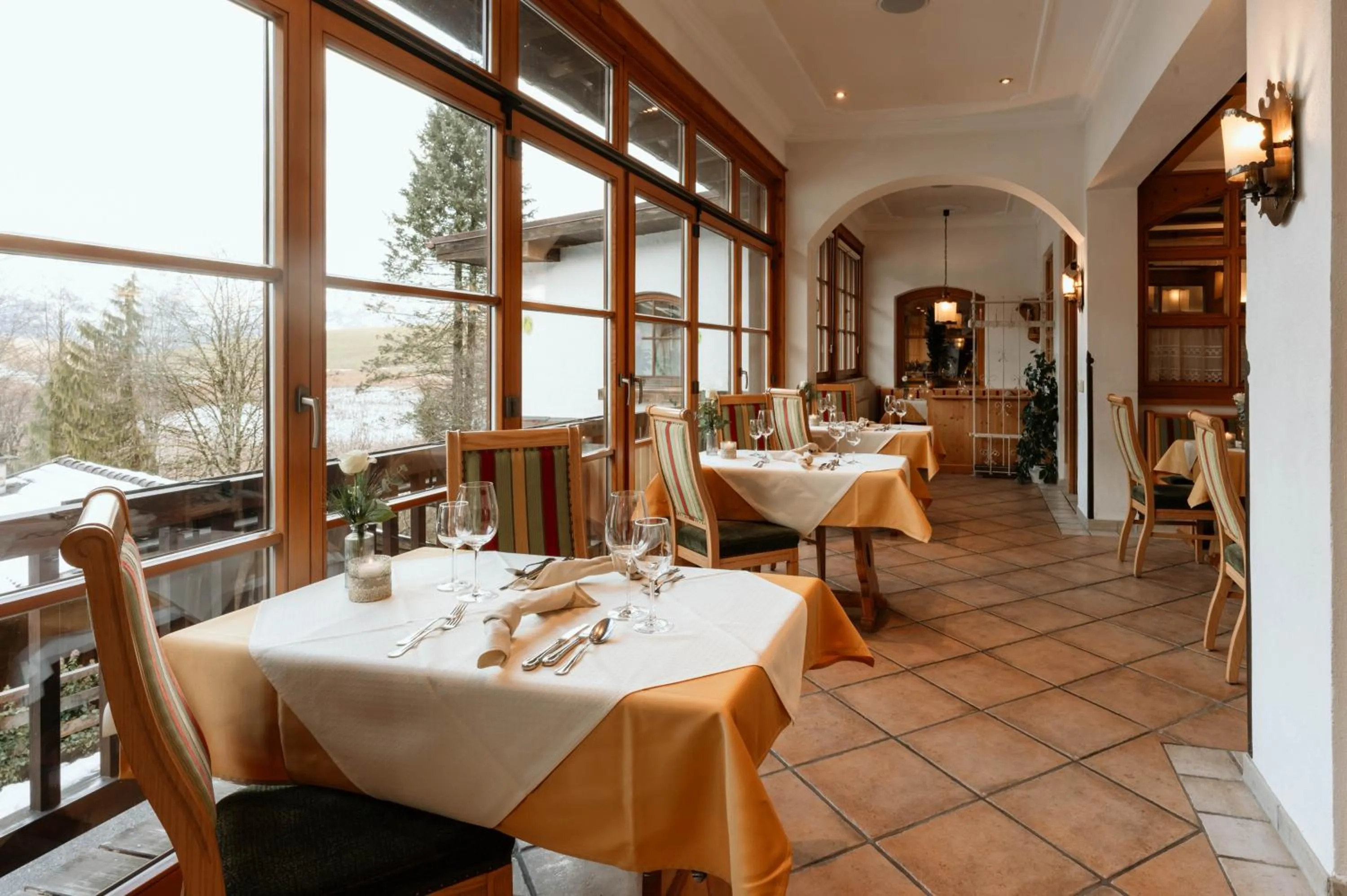 Restaurant/places to eat in Hotel Neuhäusl Superior