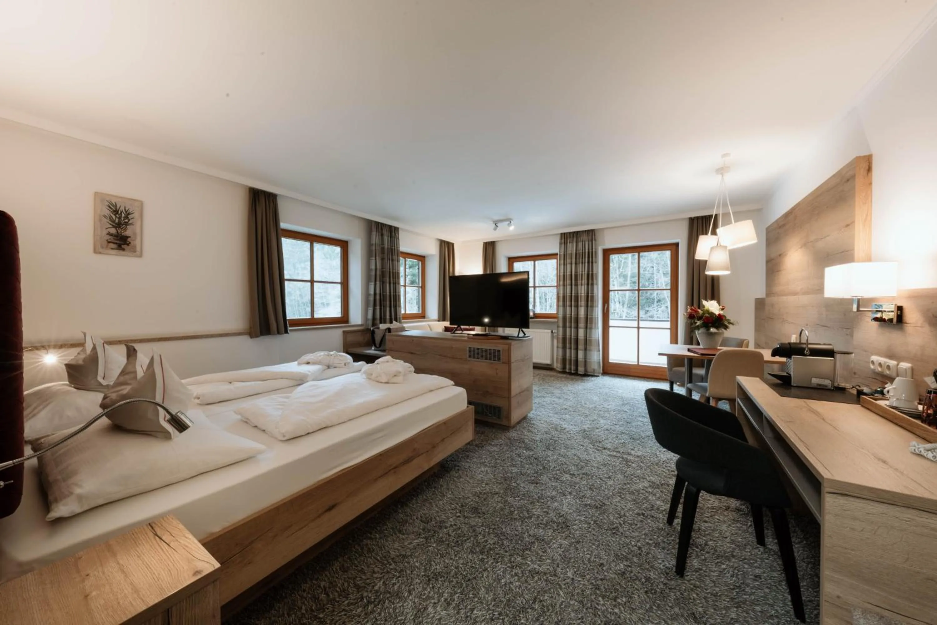 Photo of the whole room, Bed in Hotel Neuhäusl Superior