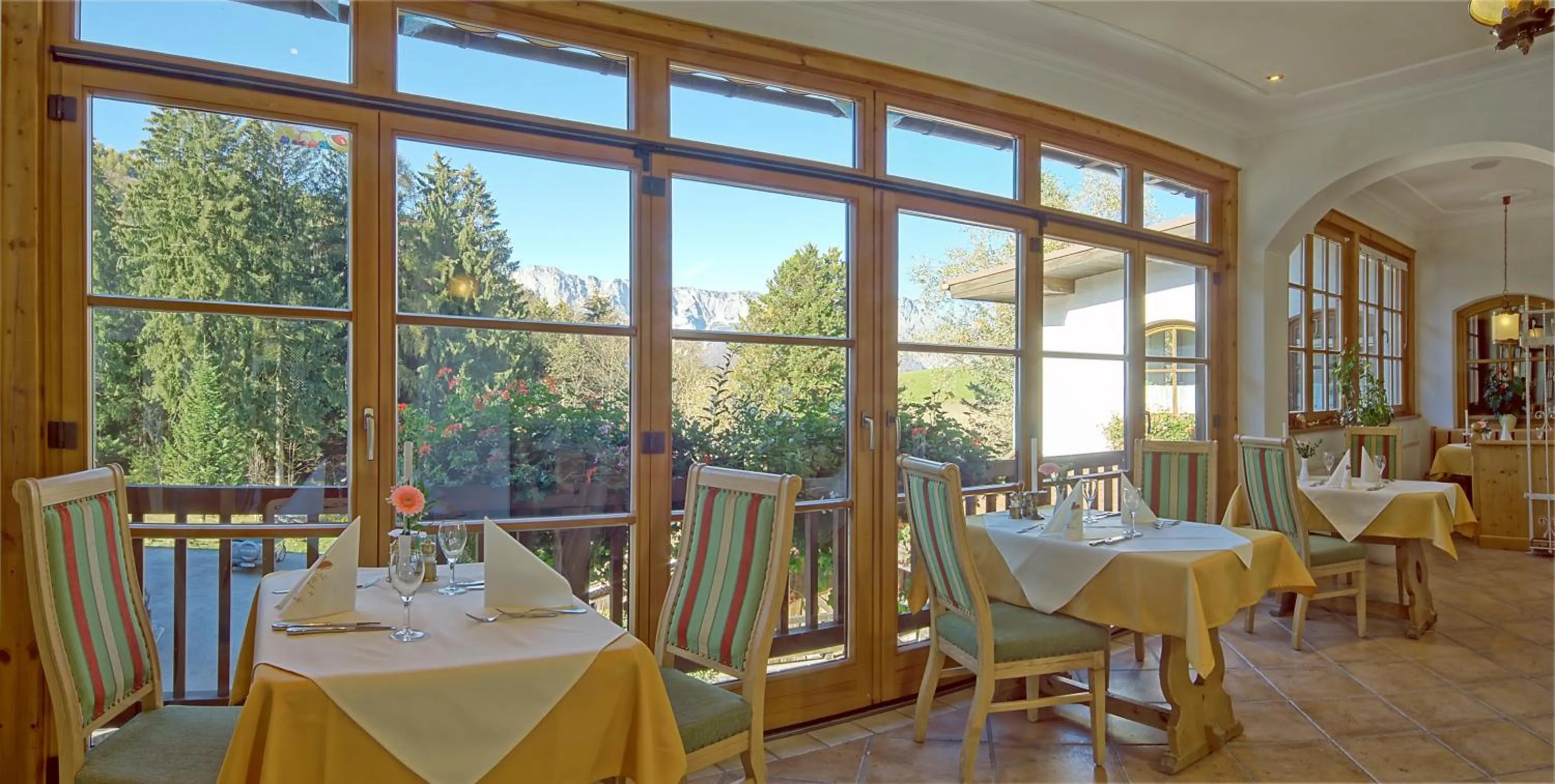 Restaurant/places to eat in Hotel Neuhäusl Superior