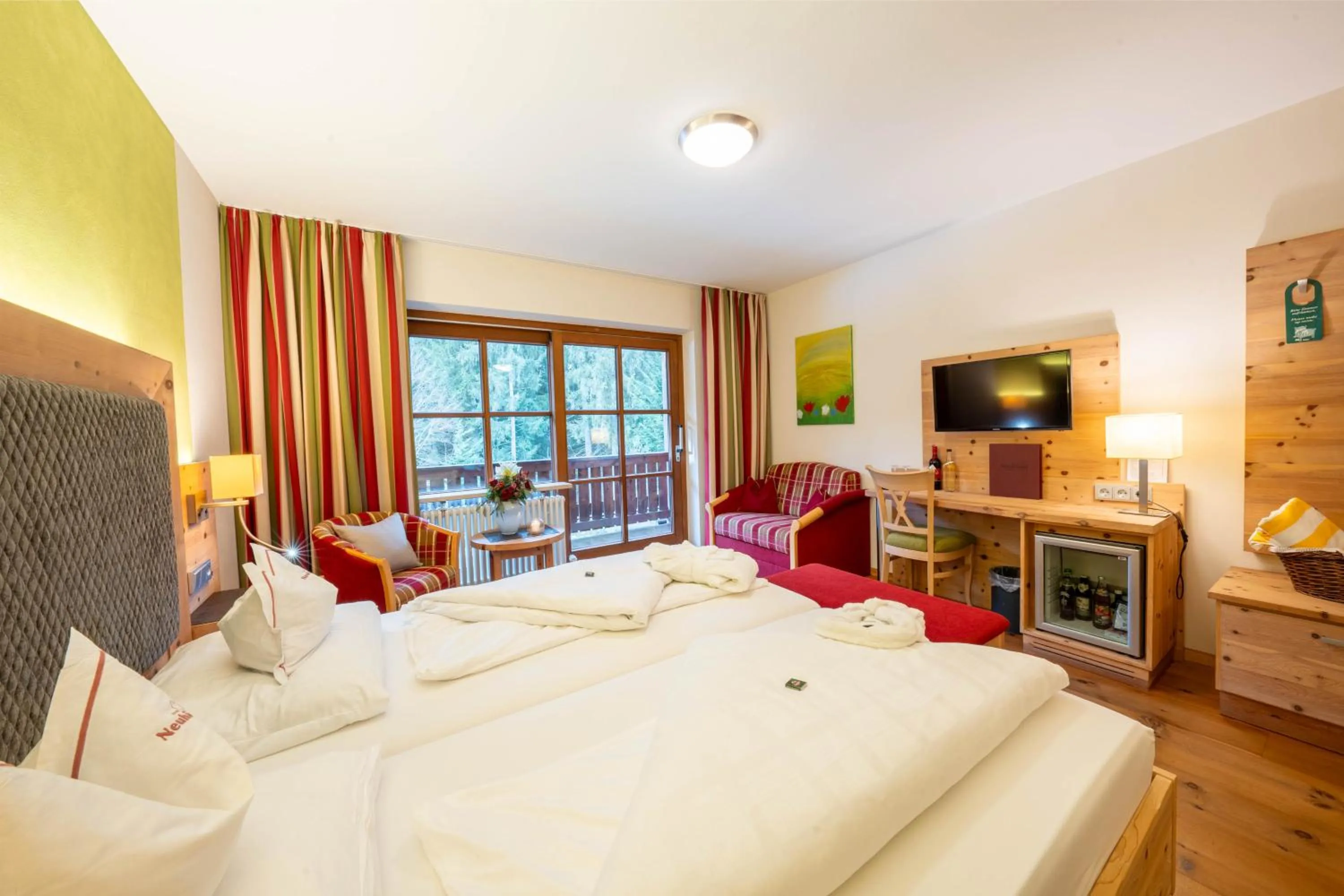 Photo of the whole room, Bed in Hotel Neuhäusl Superior