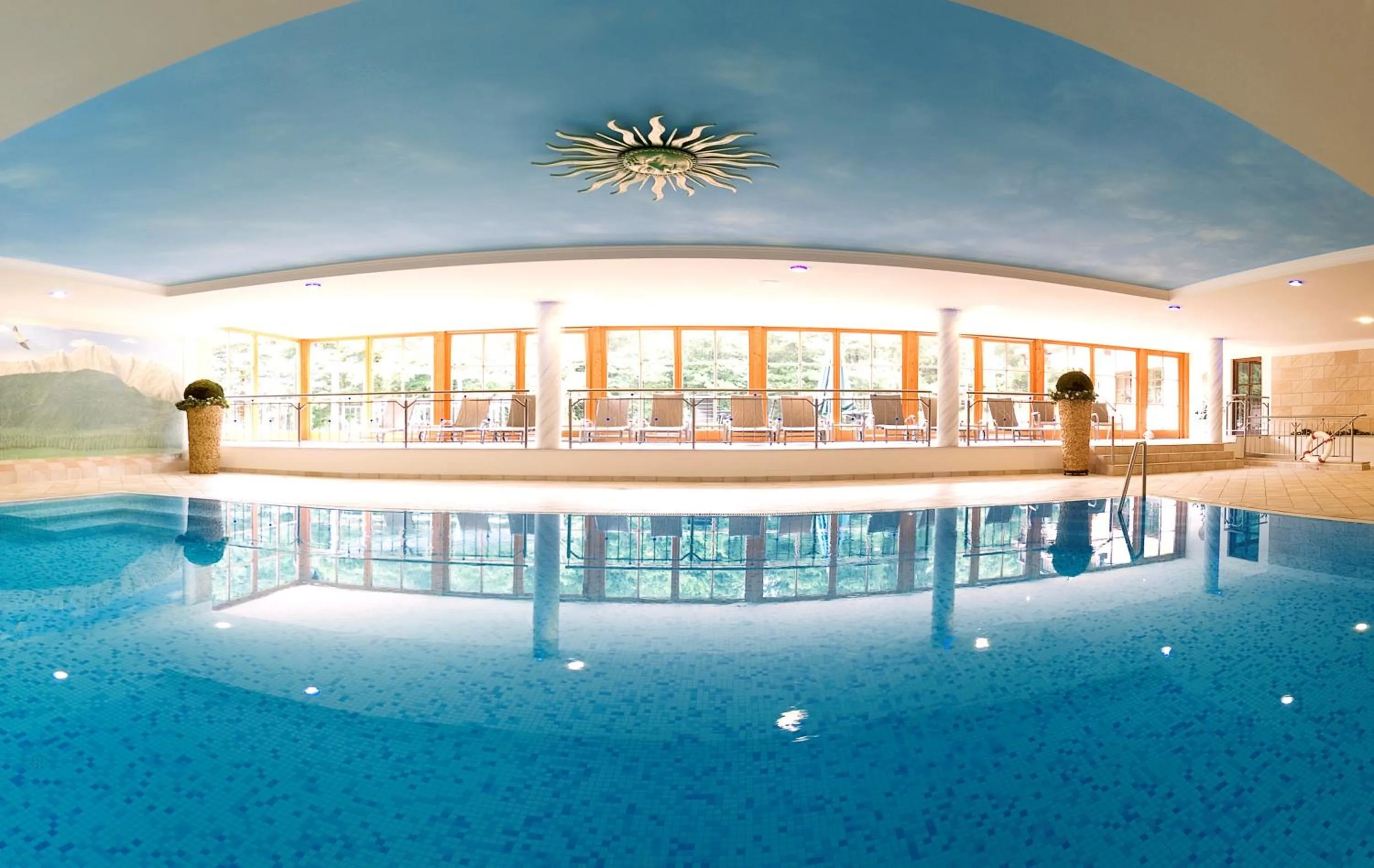 Swimming pool in Hotel Neuhäusl Superior
