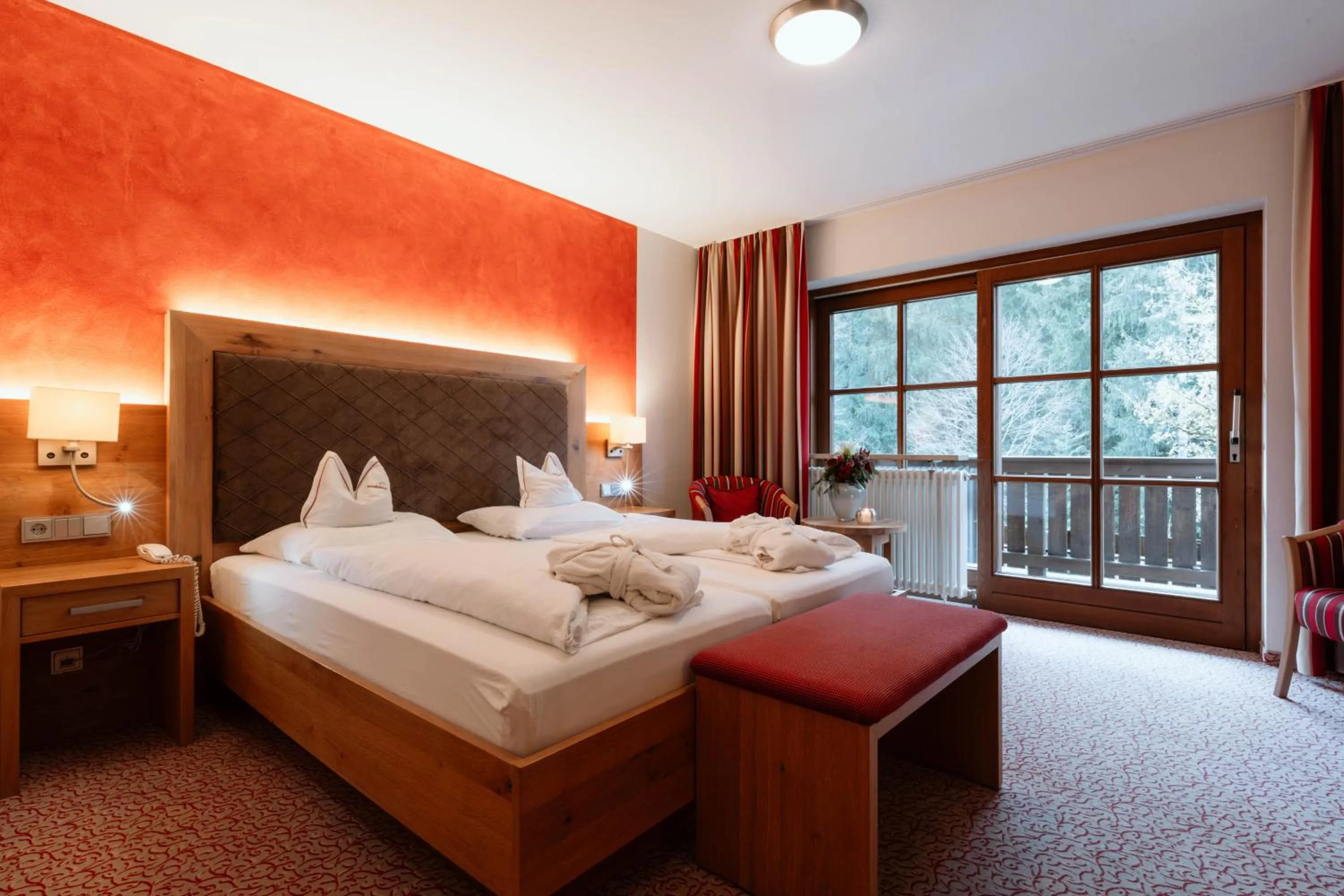 Photo of the whole room, Bed in Hotel Neuhäusl Superior