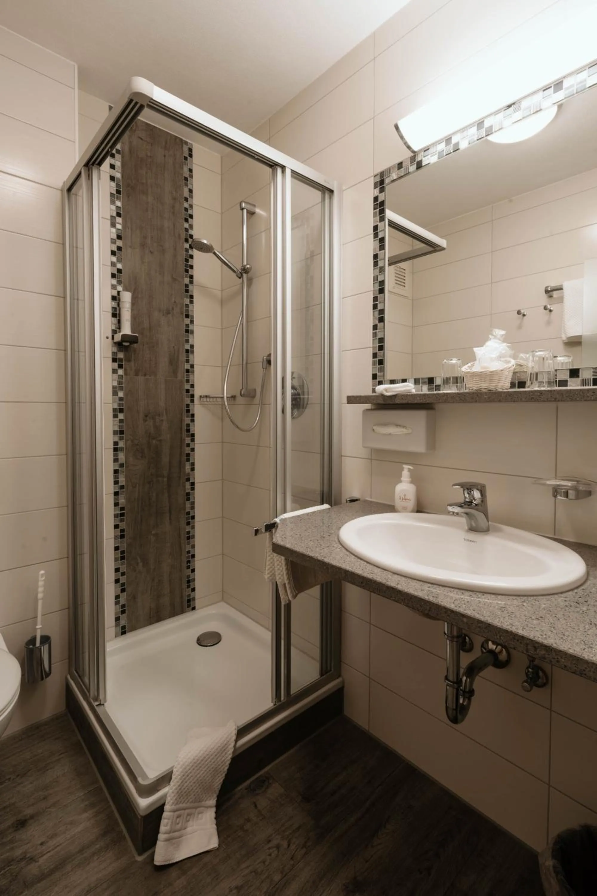 Shower in Hotel Neuhäusl Superior