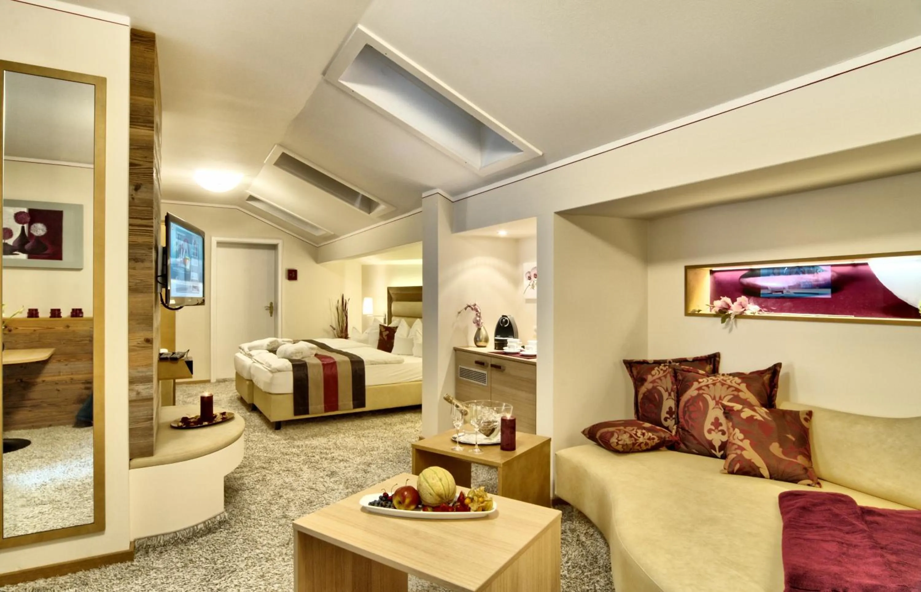 Photo of the whole room, Bed in Hotel Neuhäusl Superior