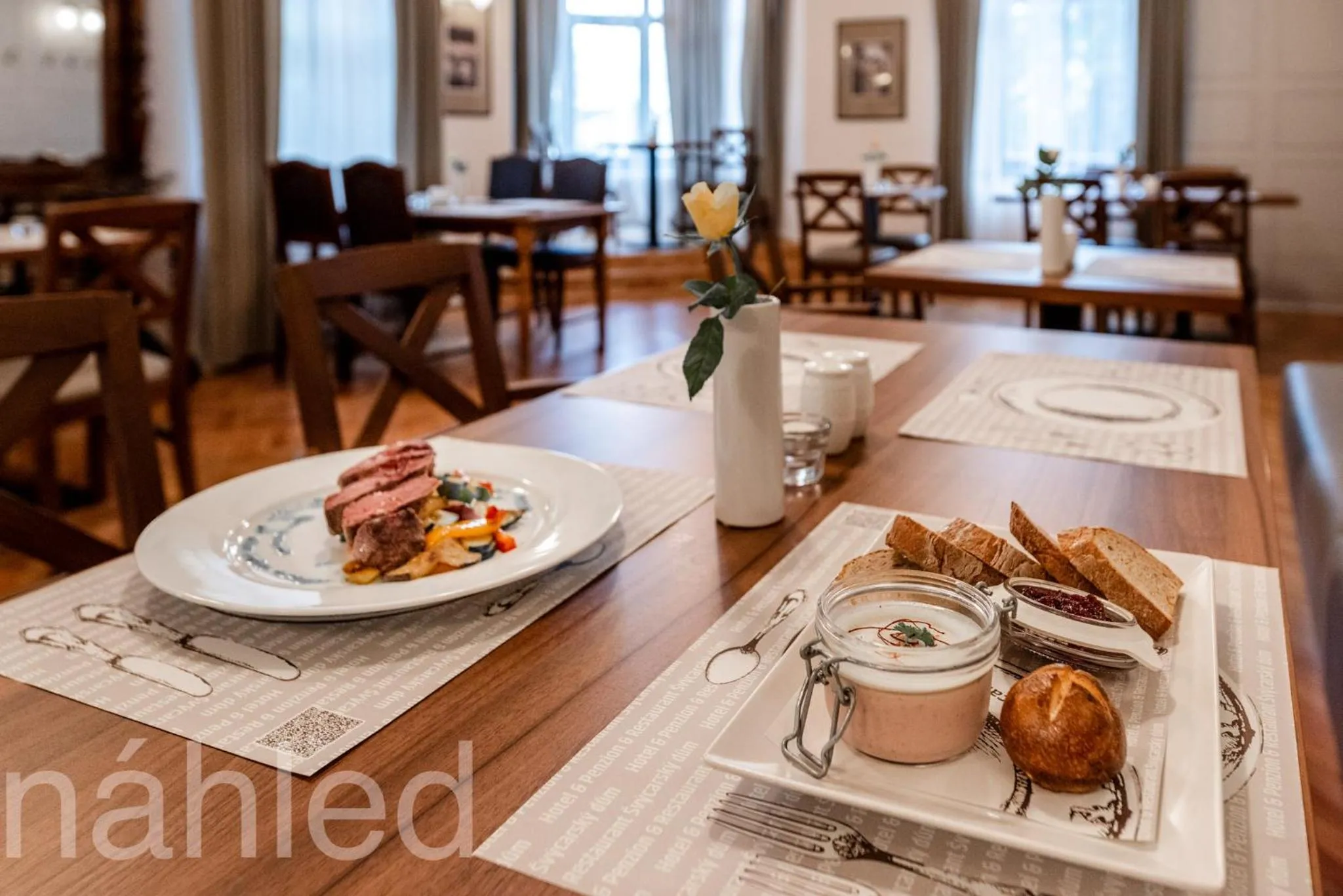 Restaurant/places to eat in Hotel Švýcarský dům