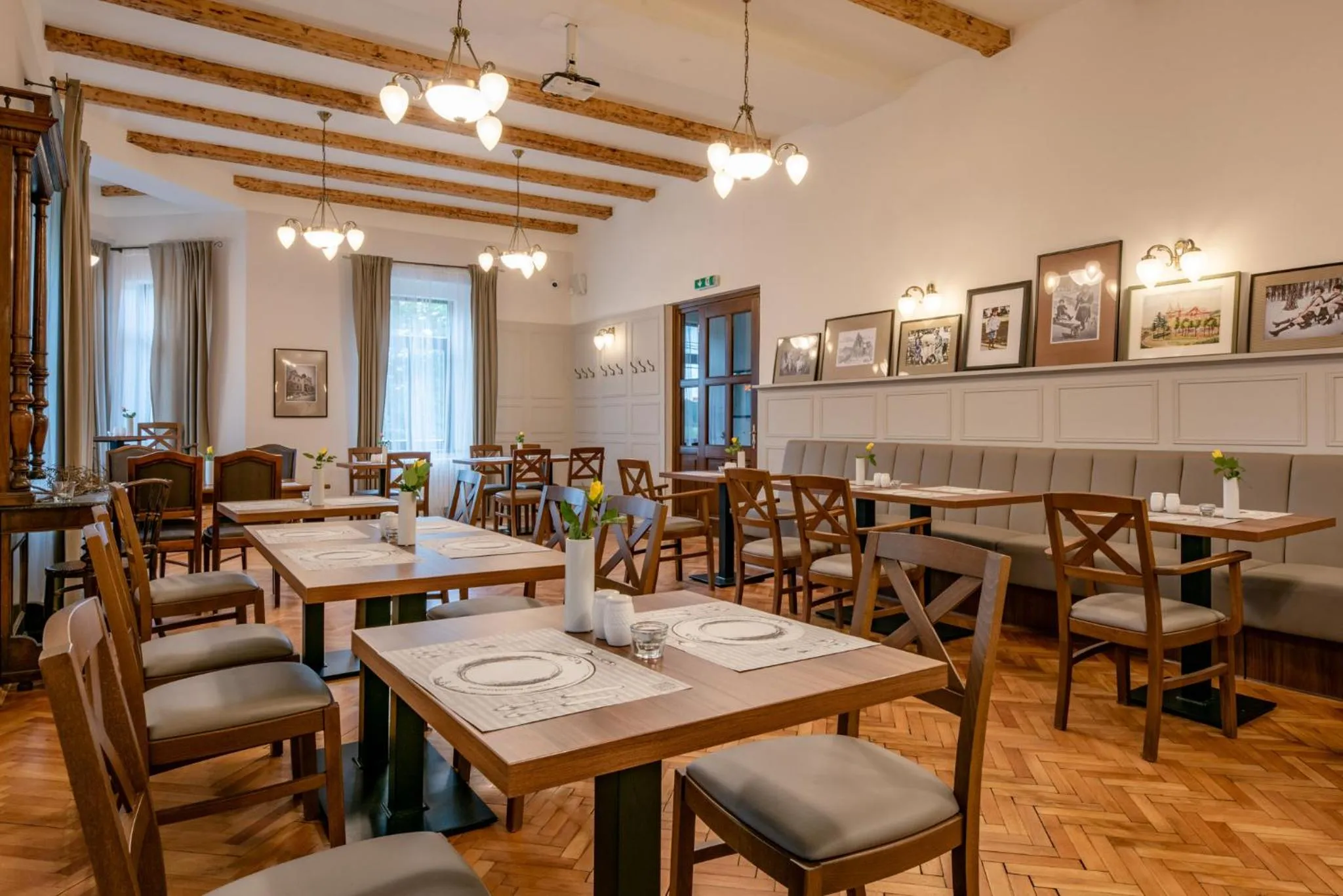 Restaurant/places to eat in Hotel Švýcarský dům