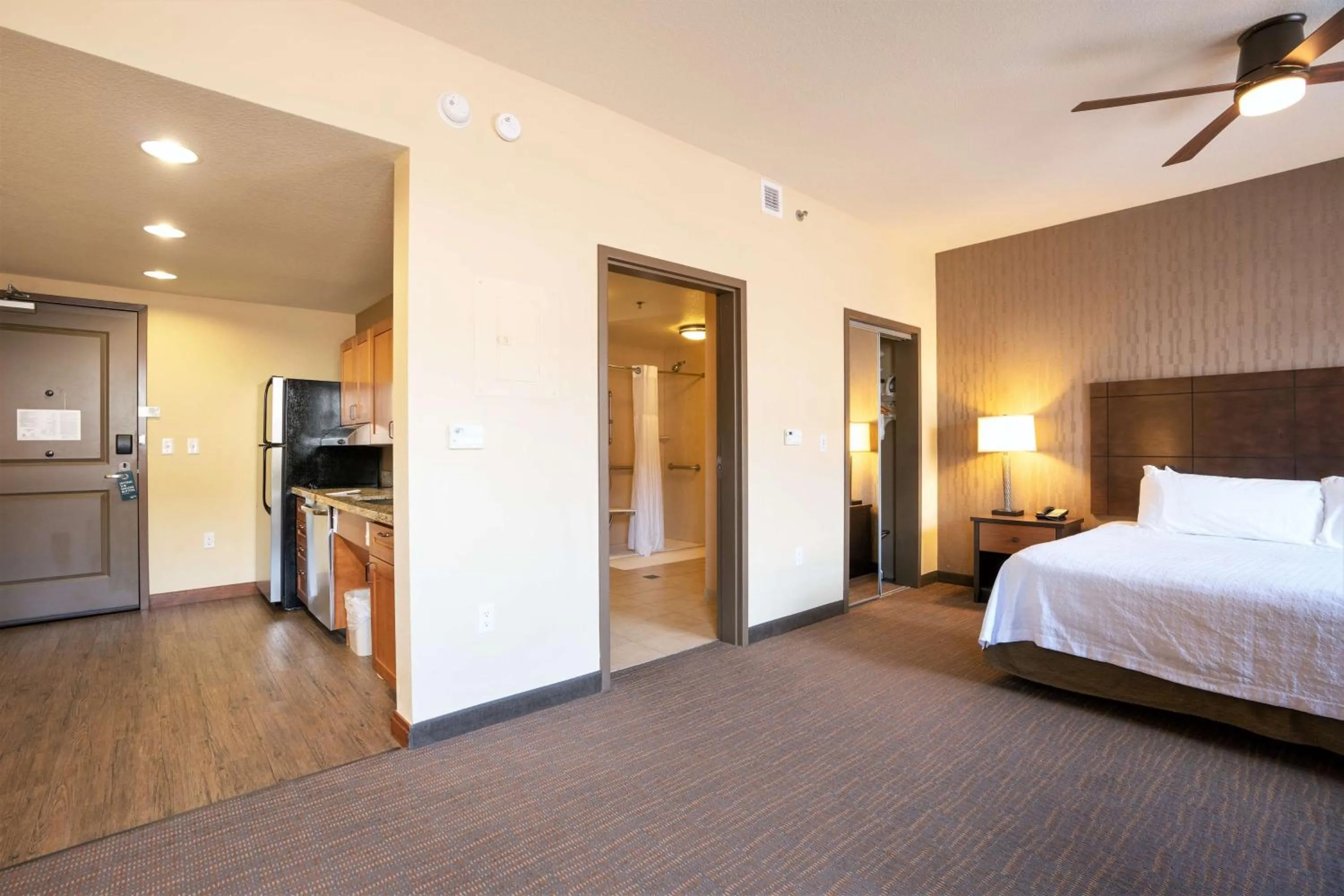 Kitchen or kitchenette, Bed in Homewood Suites by Hilton, Durango