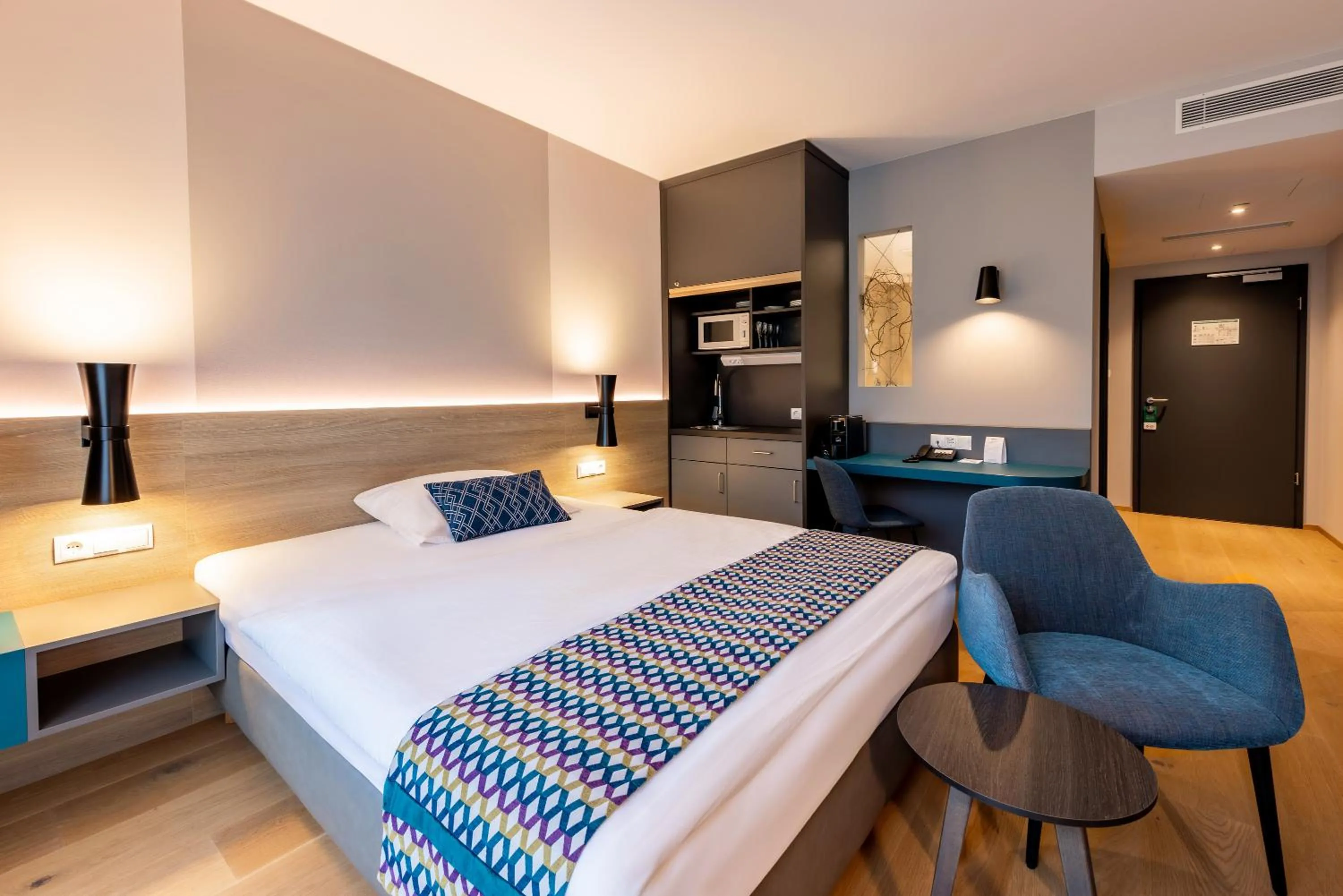 Bedroom, Bed in Parkhotel Maximilian Ottobeuren