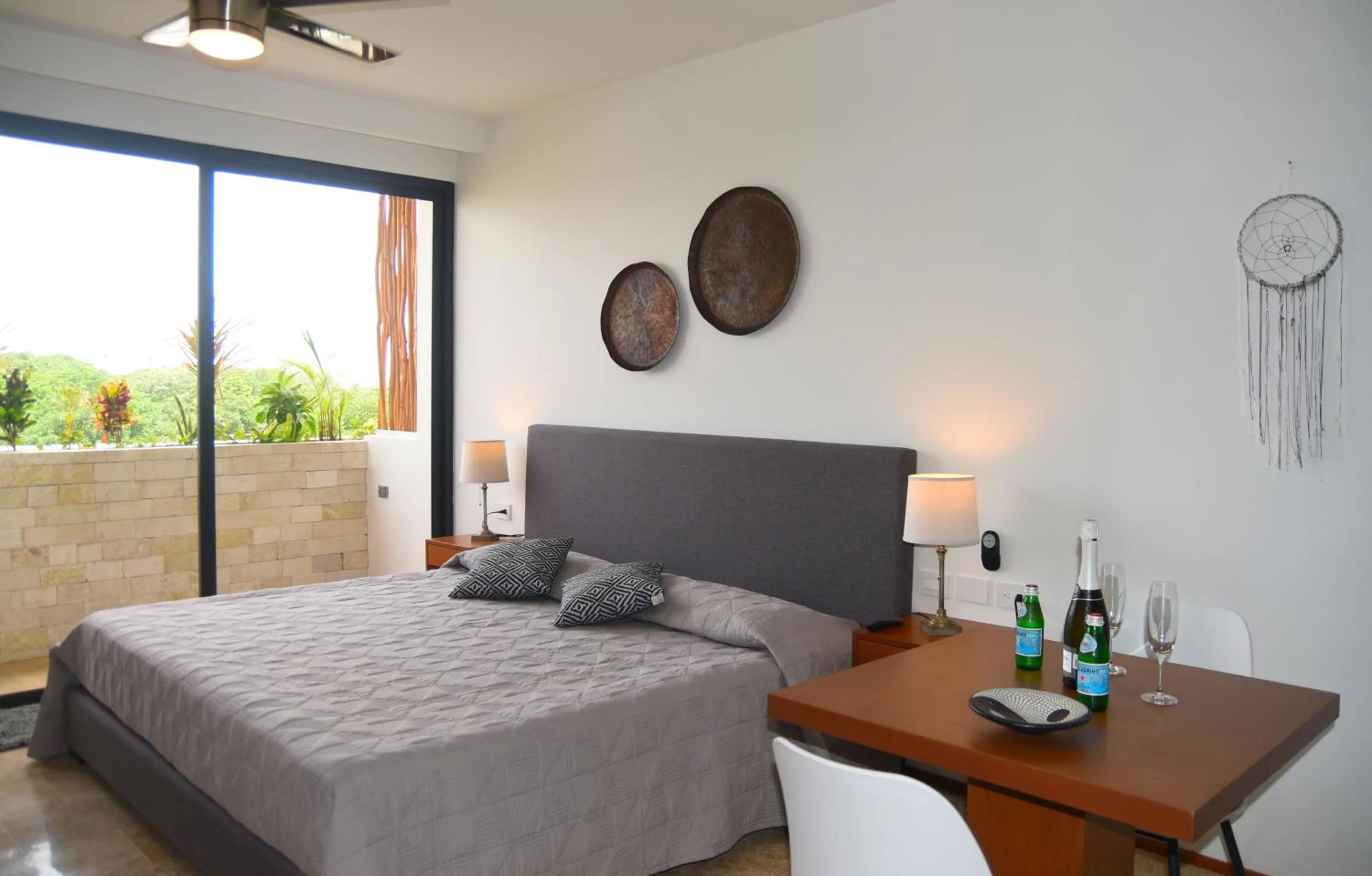 Photo of the whole room, Bed in Suites calle 38