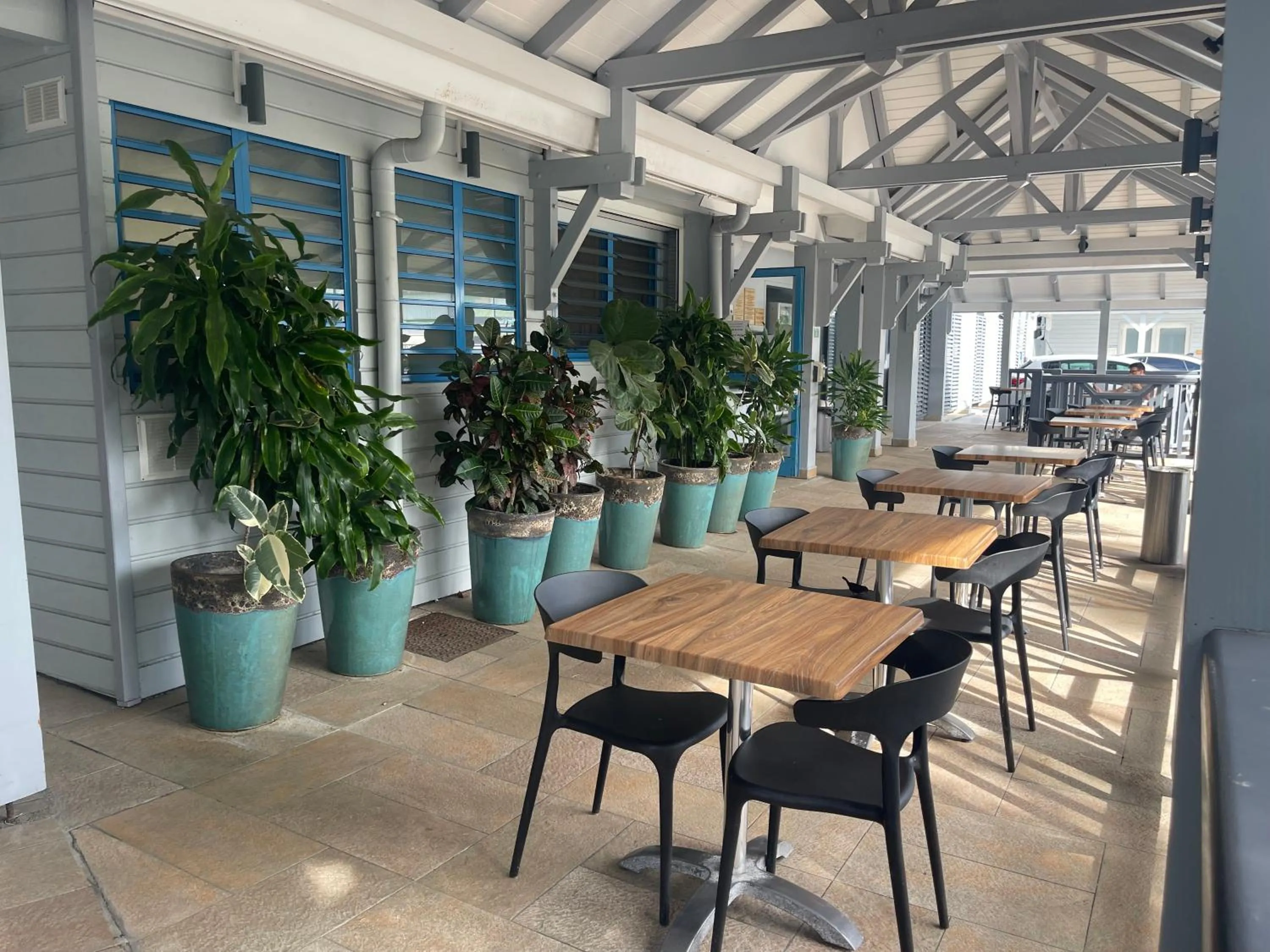 Restaurant/places to eat in Karaibes Hotel