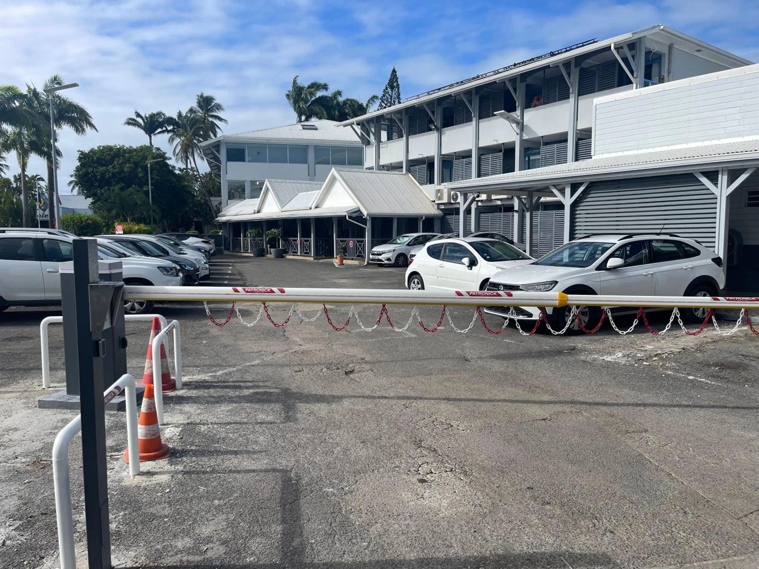 Parking in Karaibes Hotel