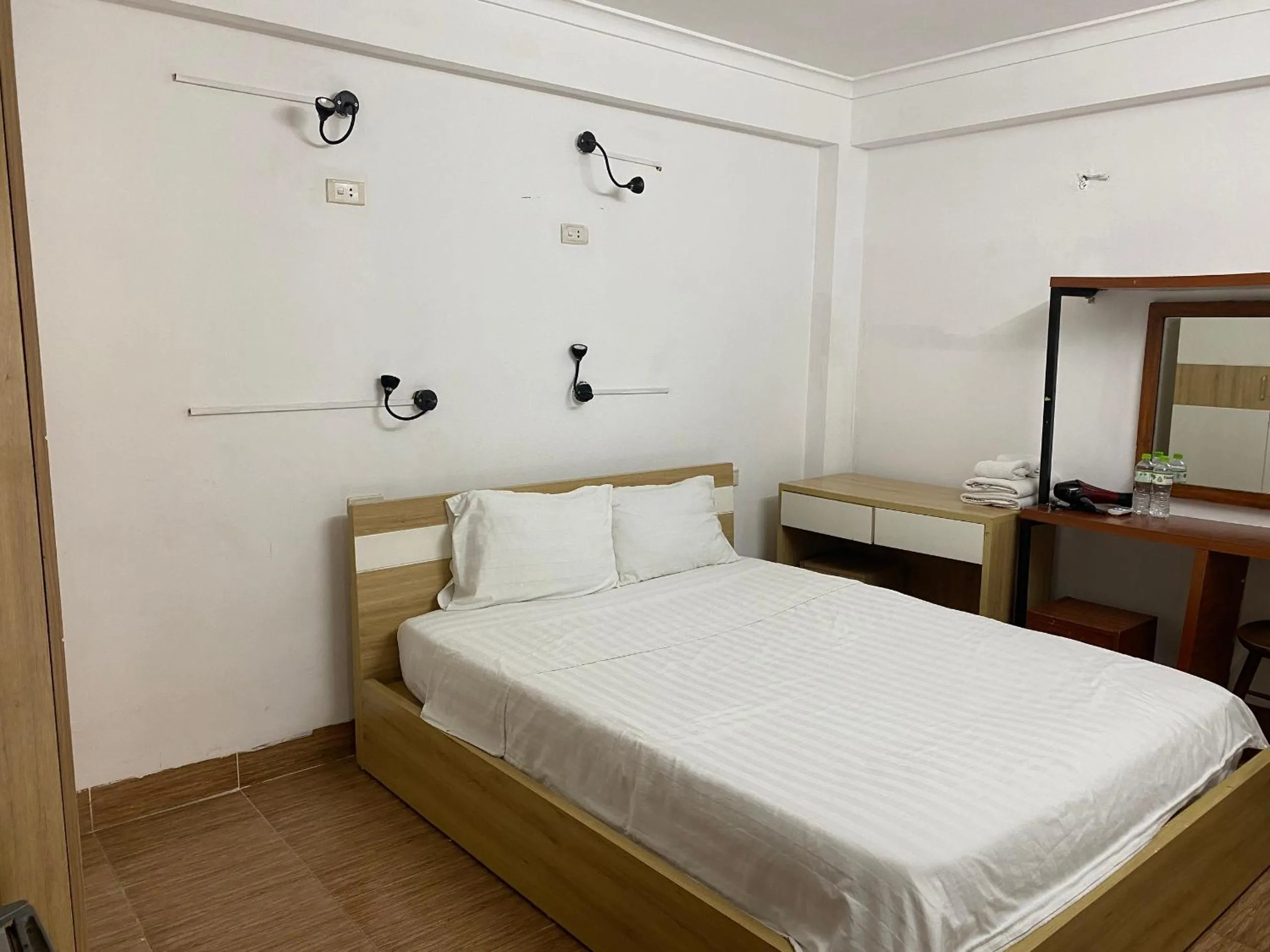 Photo of the whole room, Bed in The Autumn Homestel