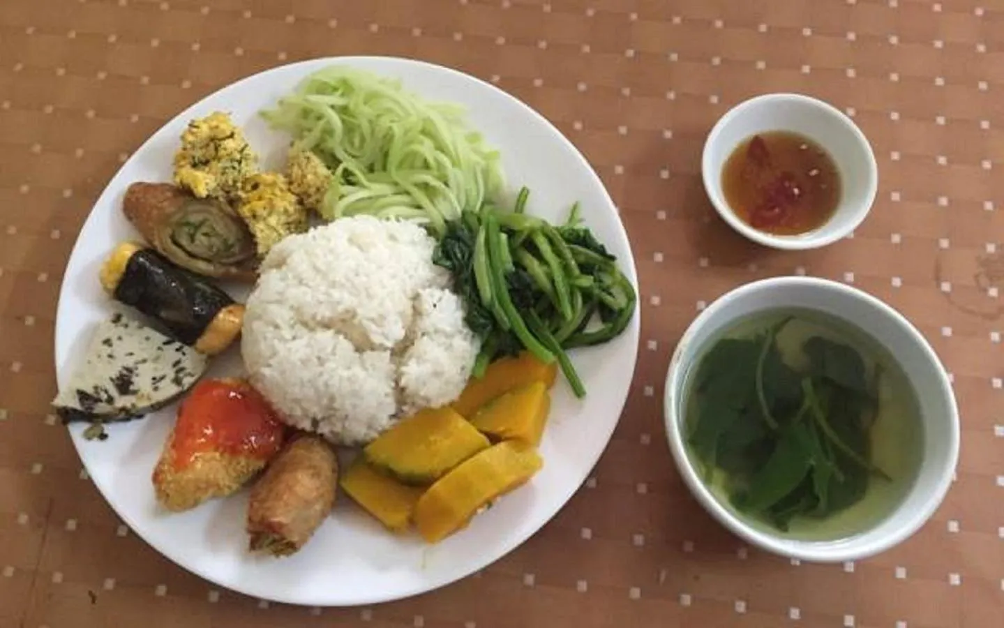 Breakfast in The Autumn Homestel