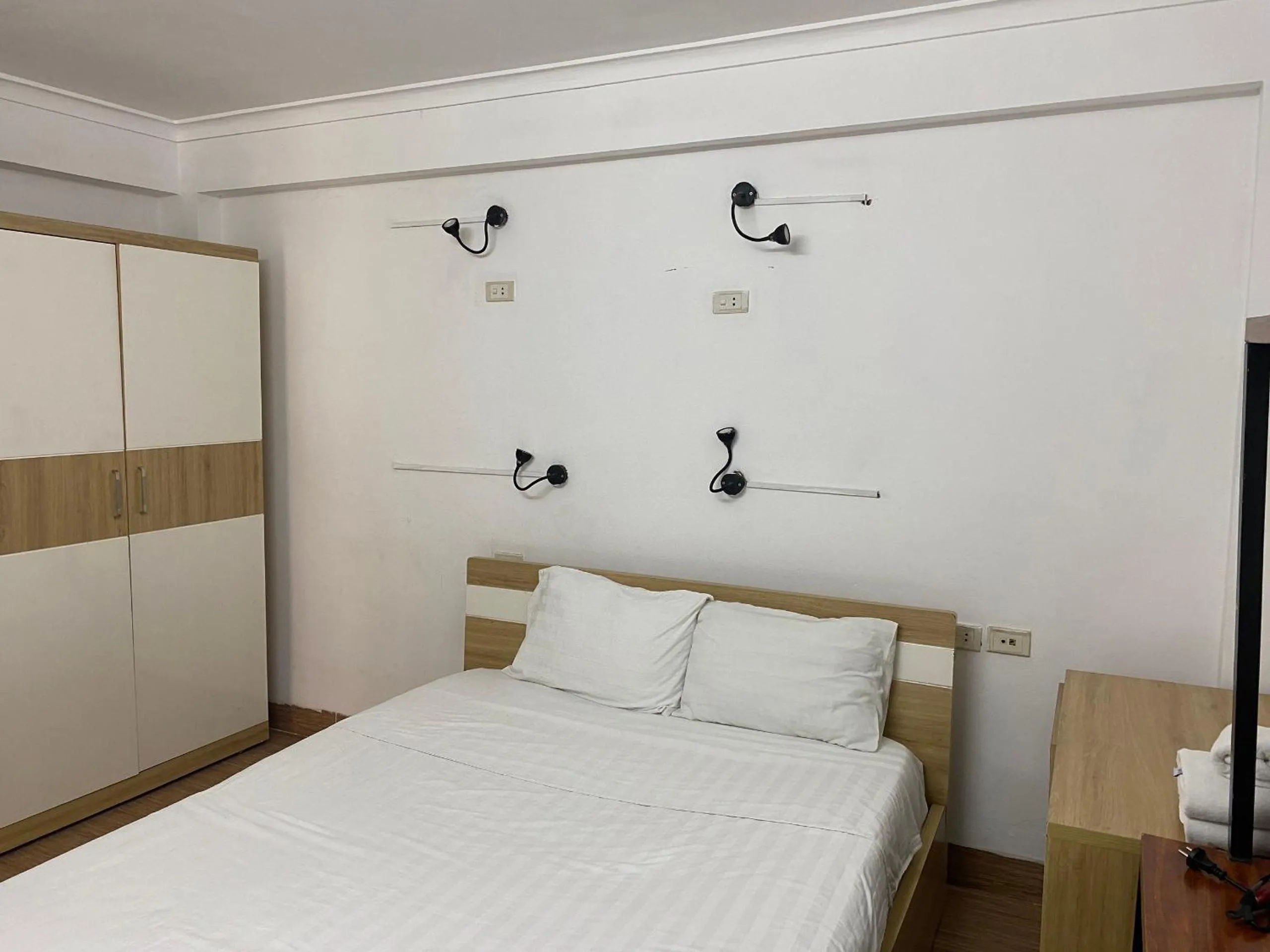 Bedroom, Bed in The Autumn Homestel