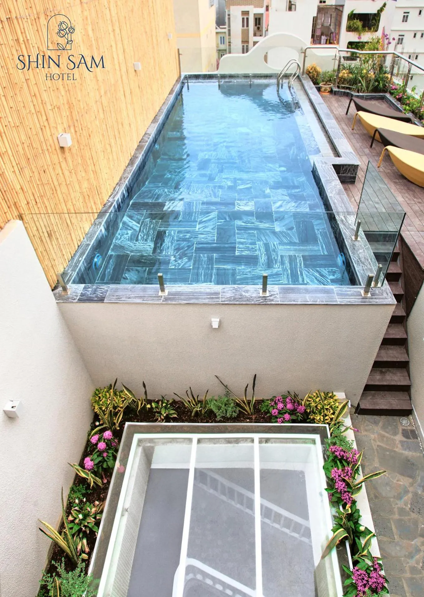 Swimming pool in Shin Sam Boutique Hotel