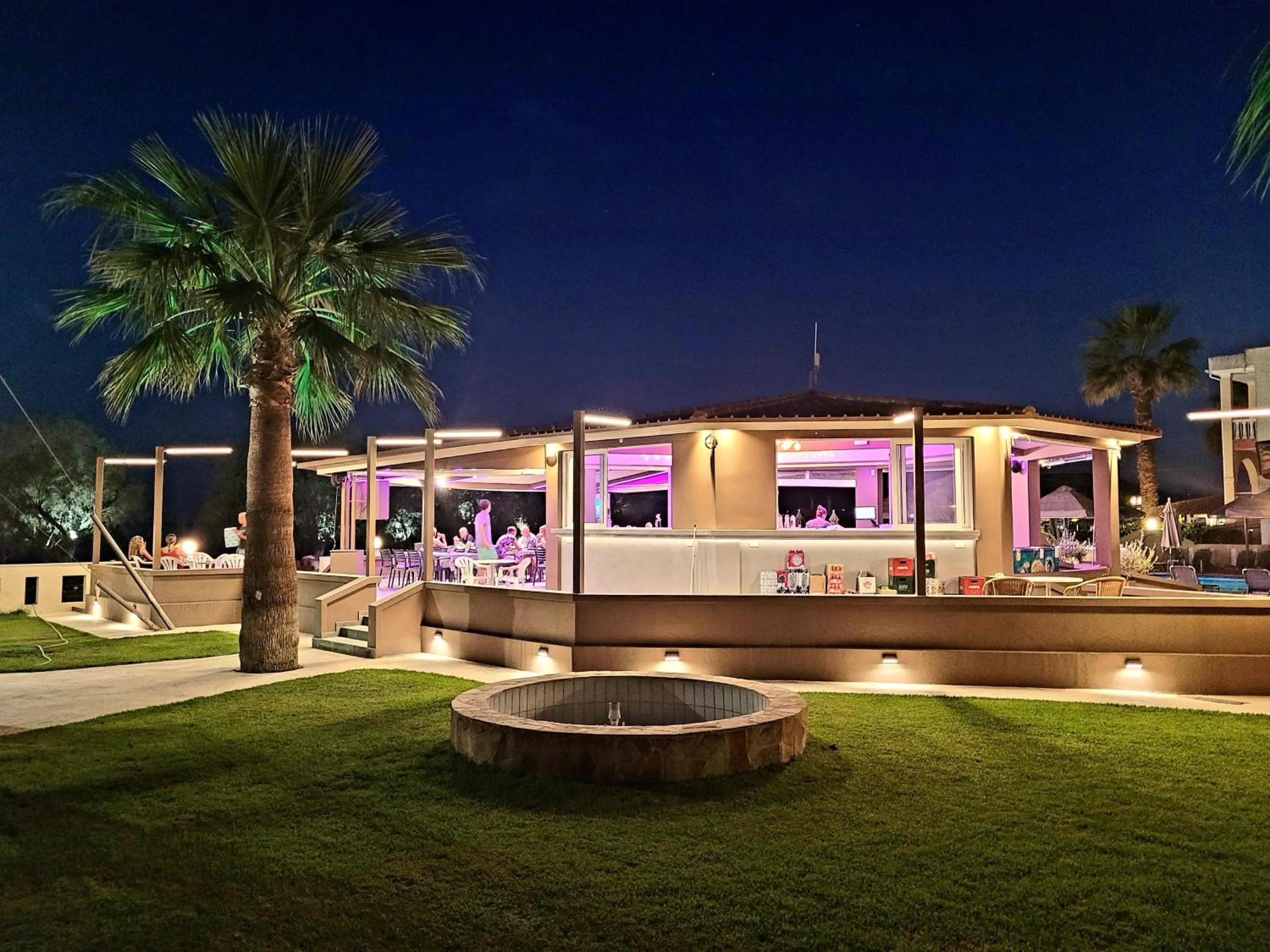 Property building in Jannos Beach hotel