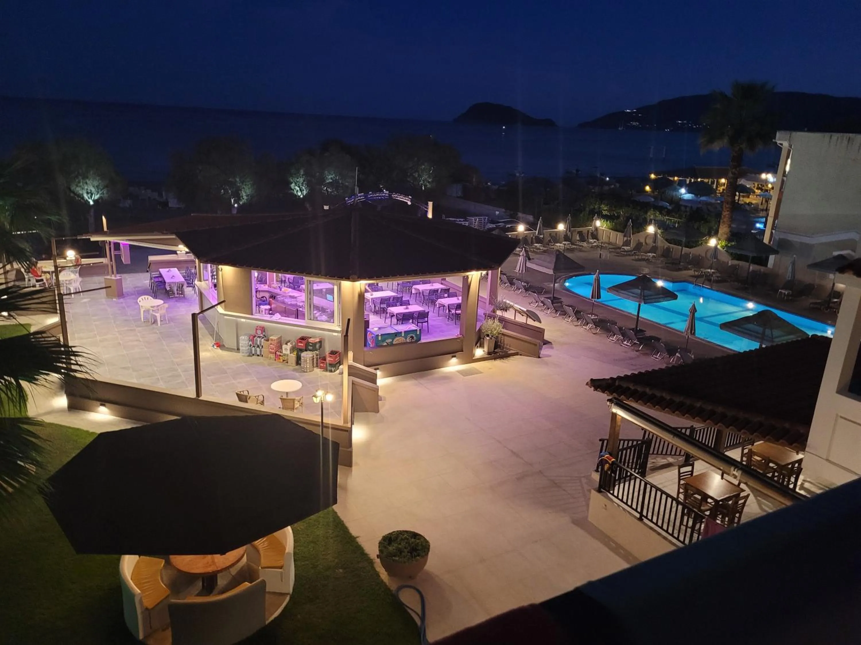 Restaurant/places to eat in Jannos Beach hotel