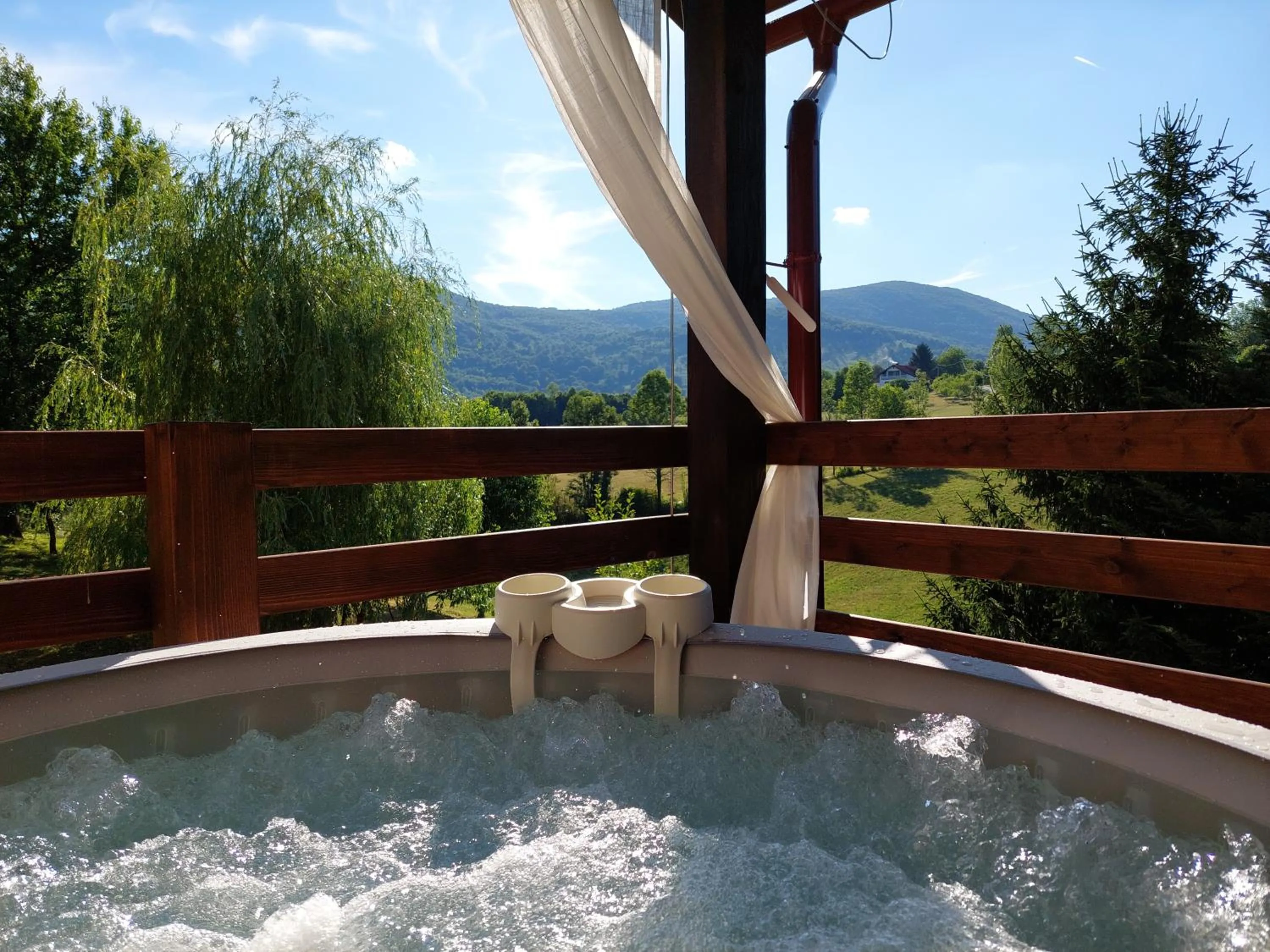 Hot Tub in B&B Green Serenity Plitvice Lakes