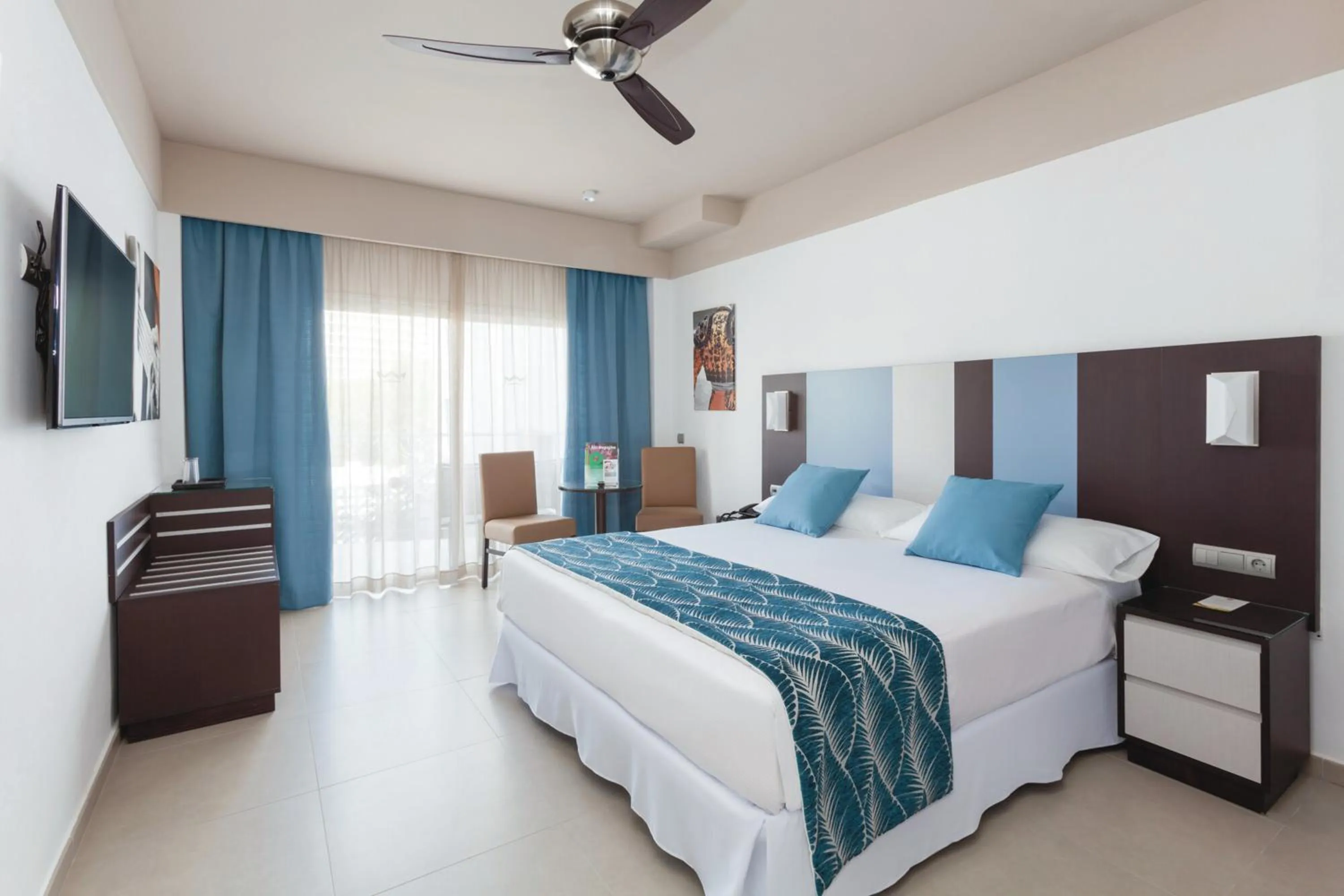 Bed in Hotel Riu Costa del Sol - All Inclusive