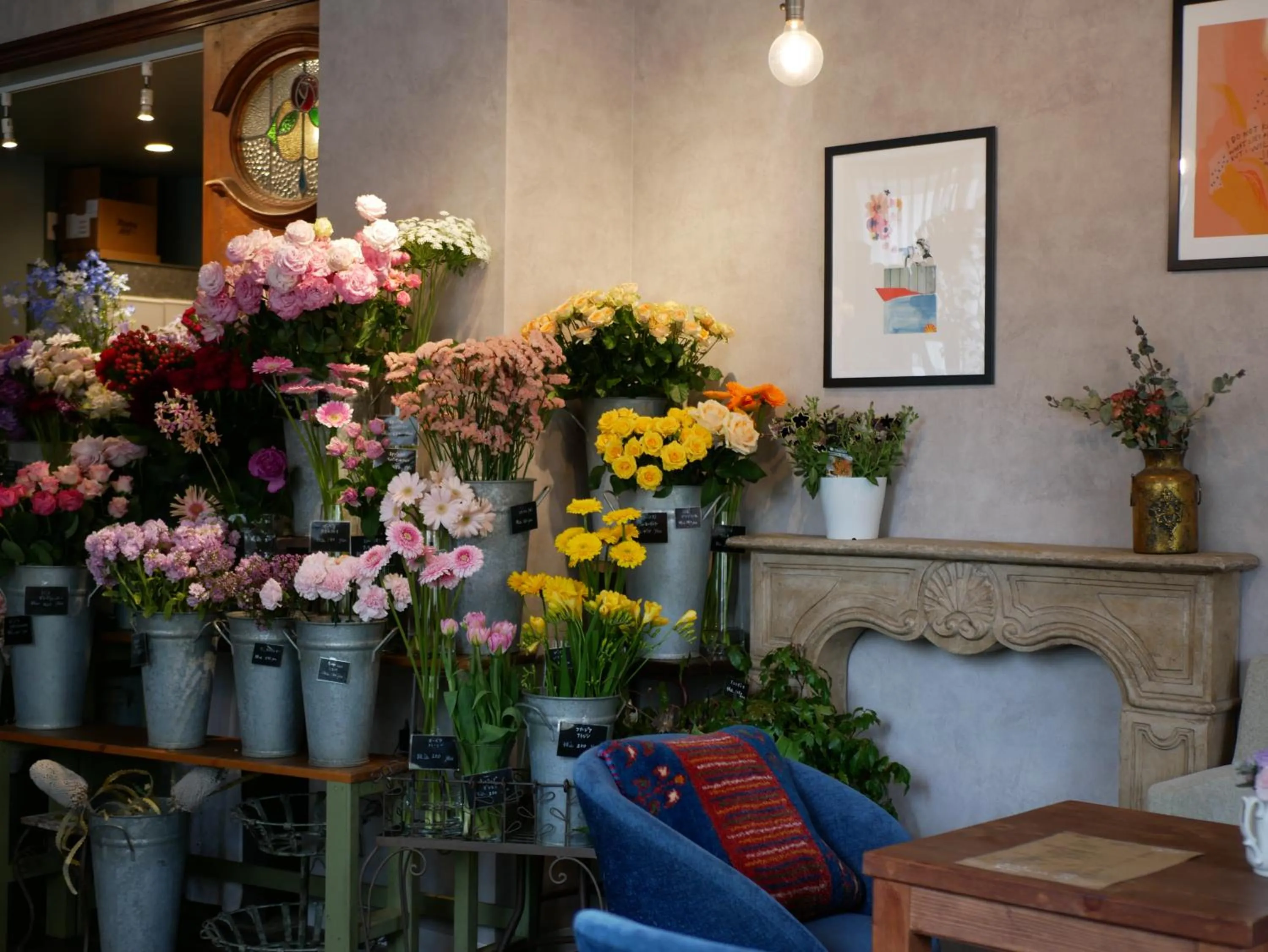 On-site shops in 7 Rooms Hotel & Cafe - 30mins from Disneyland