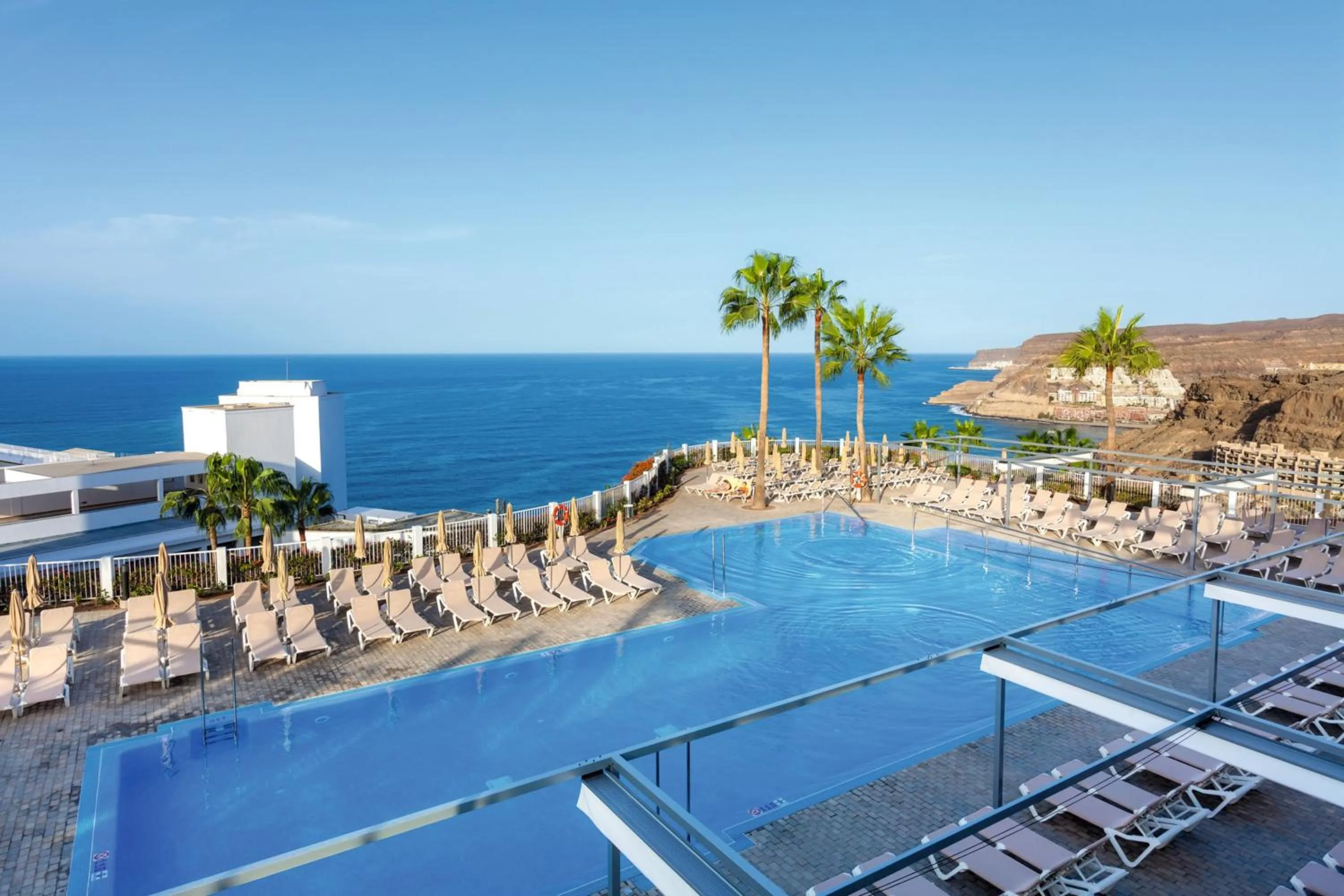 Pool view in Hotel Riu Vistamar Gran Canaria - All Inclusive