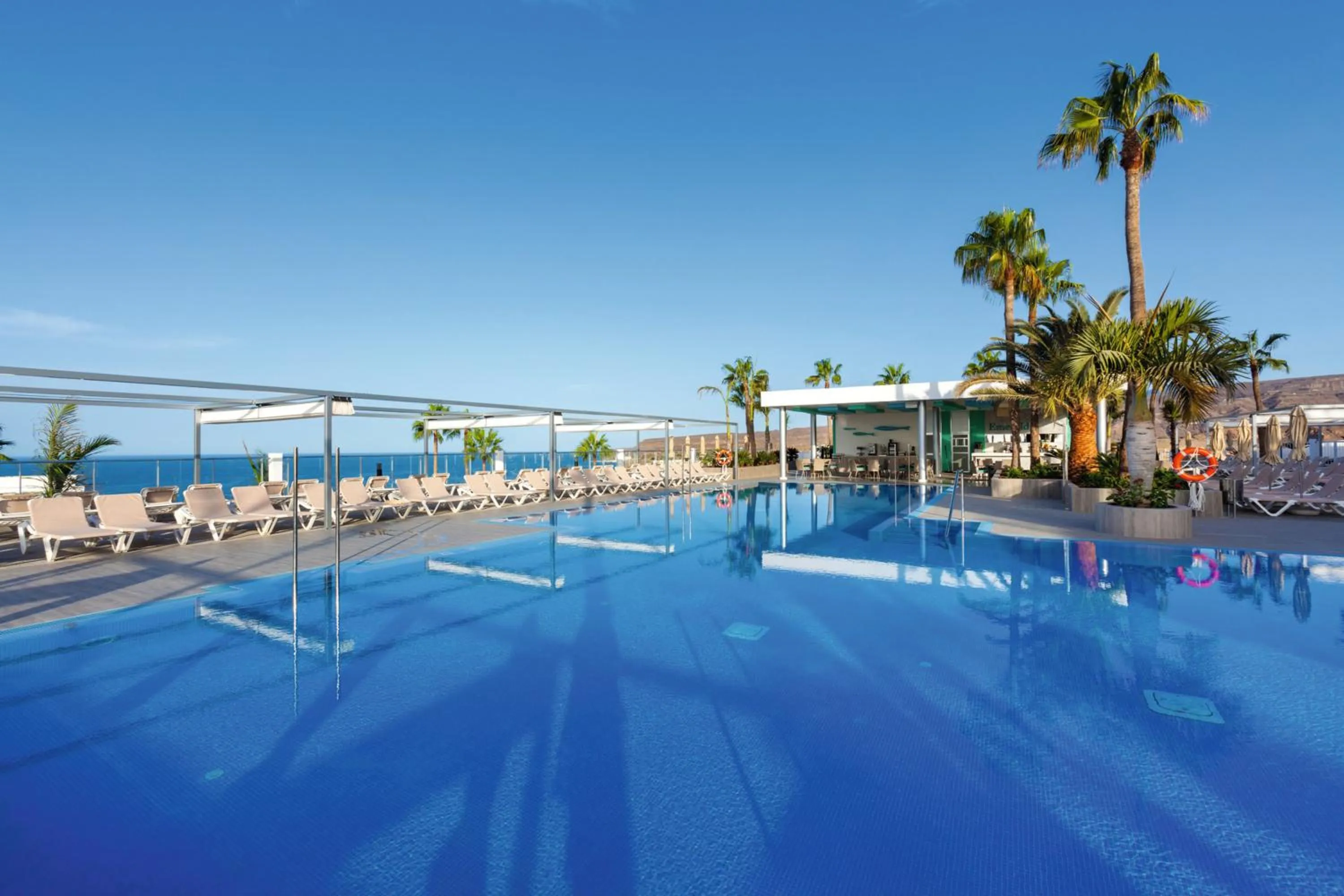 Swimming pool in Hotel Riu Vistamar Gran Canaria - All Inclusive