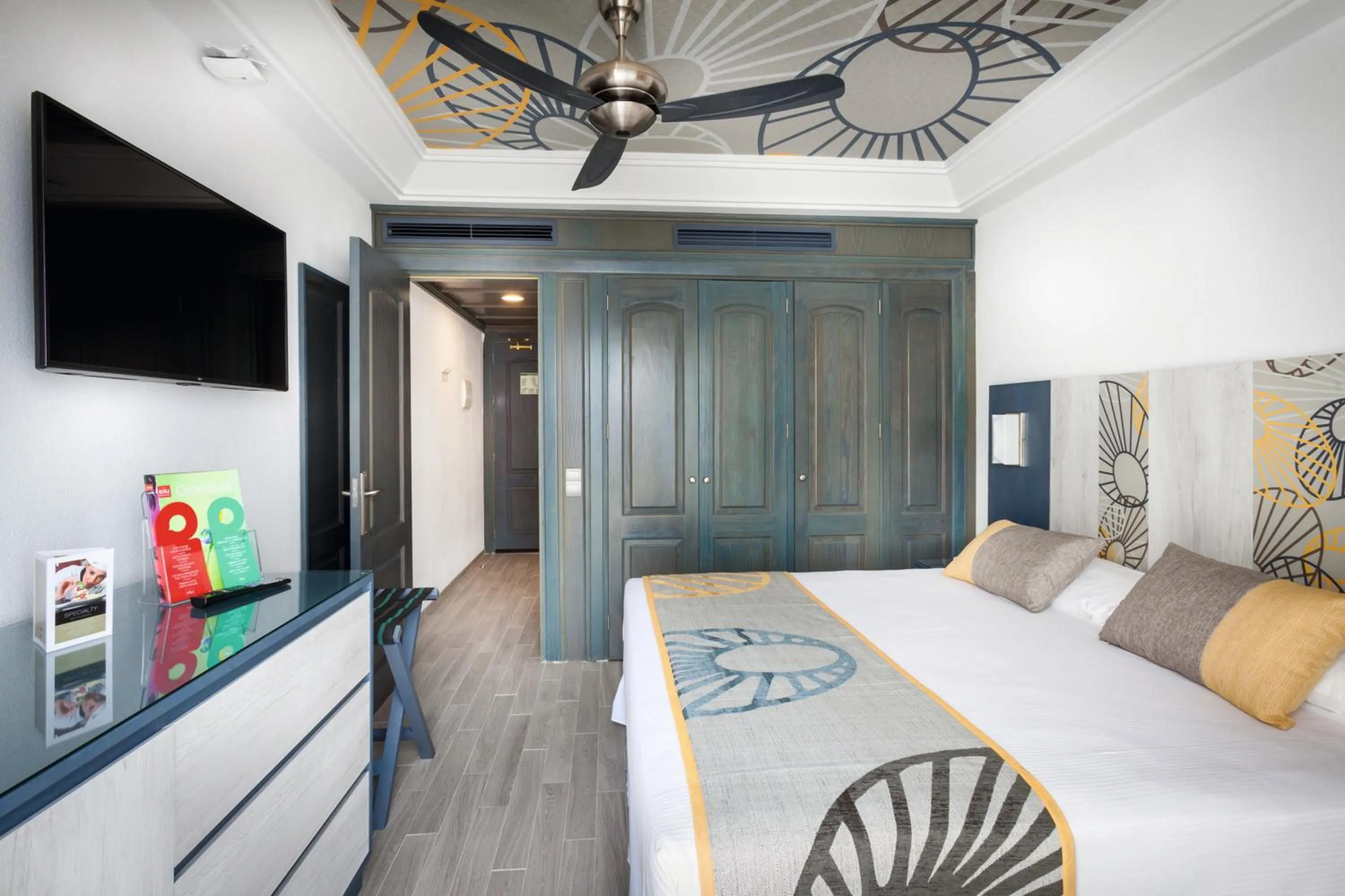 Bed in Hotel Riu Vistamar Gran Canaria - All Inclusive