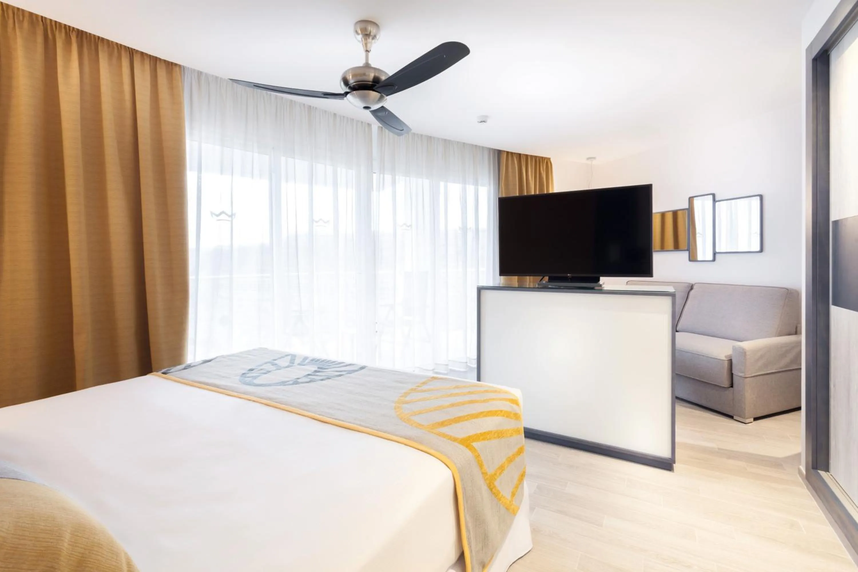TV and multimedia, Bed in Hotel Riu Vistamar Gran Canaria - All Inclusive