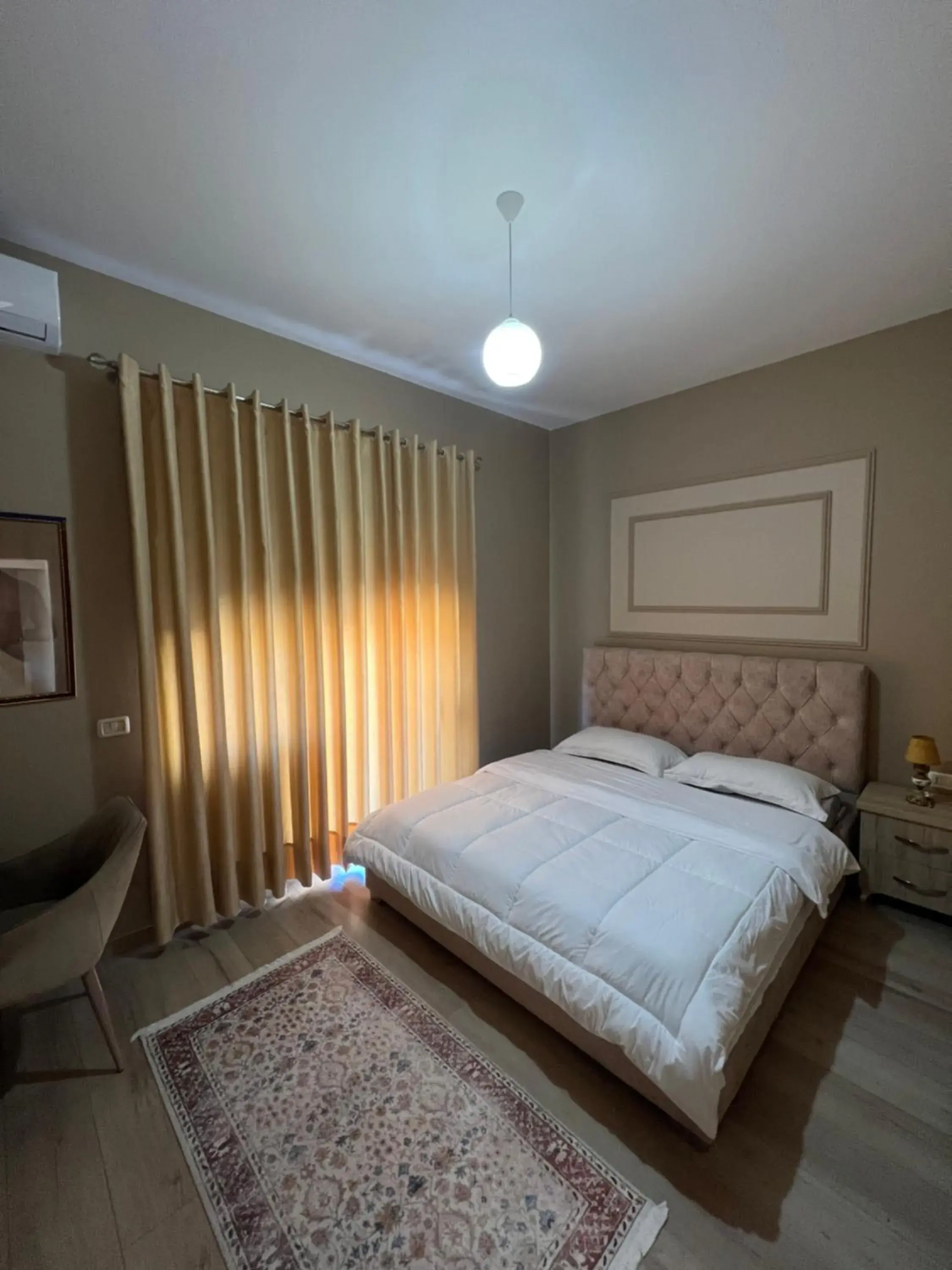 Double Room with Balcony in Hotel Vila Arbri Double Room with Balcony in Hotel Vila Arbri