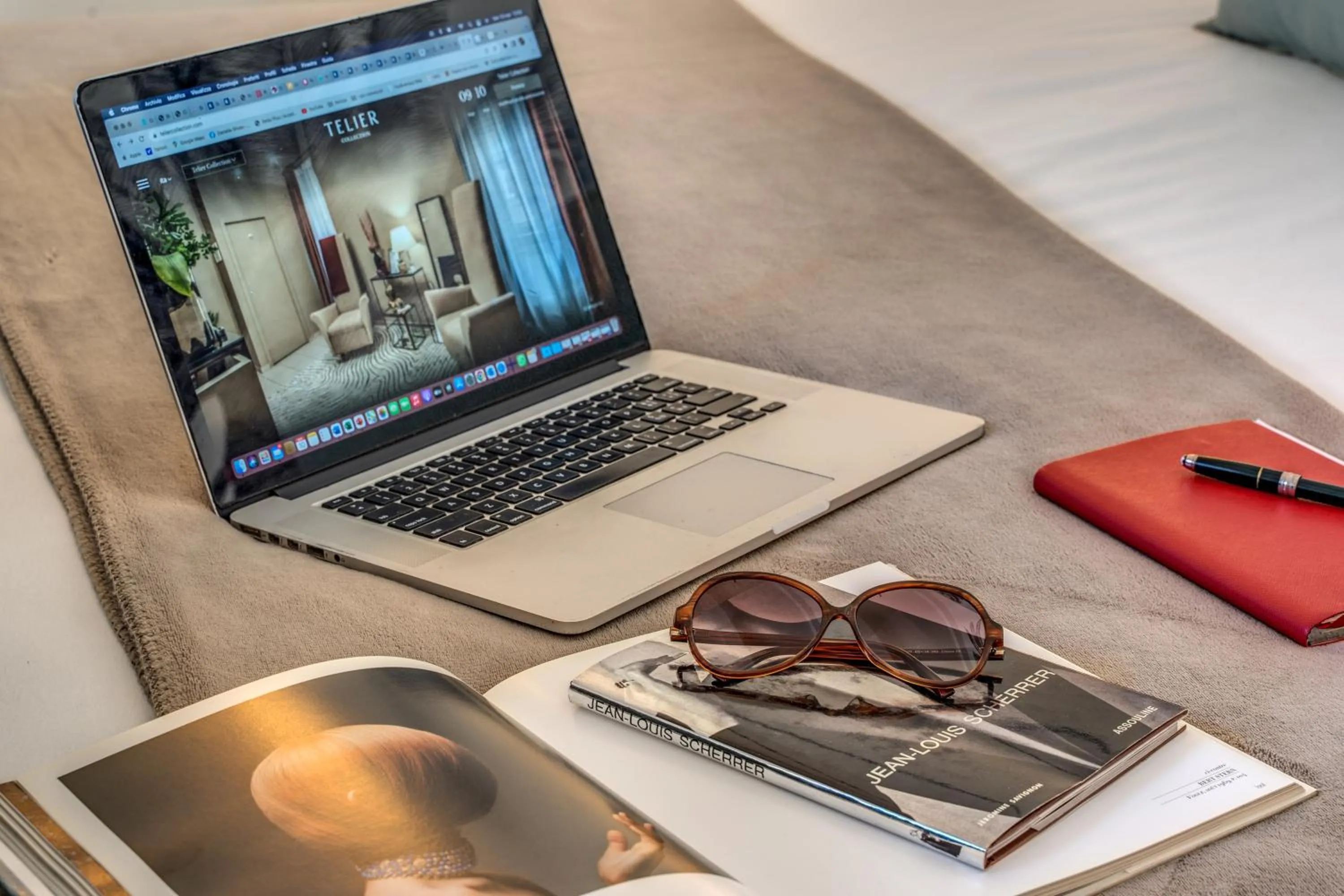 Photo of the whole room in Baboon Room