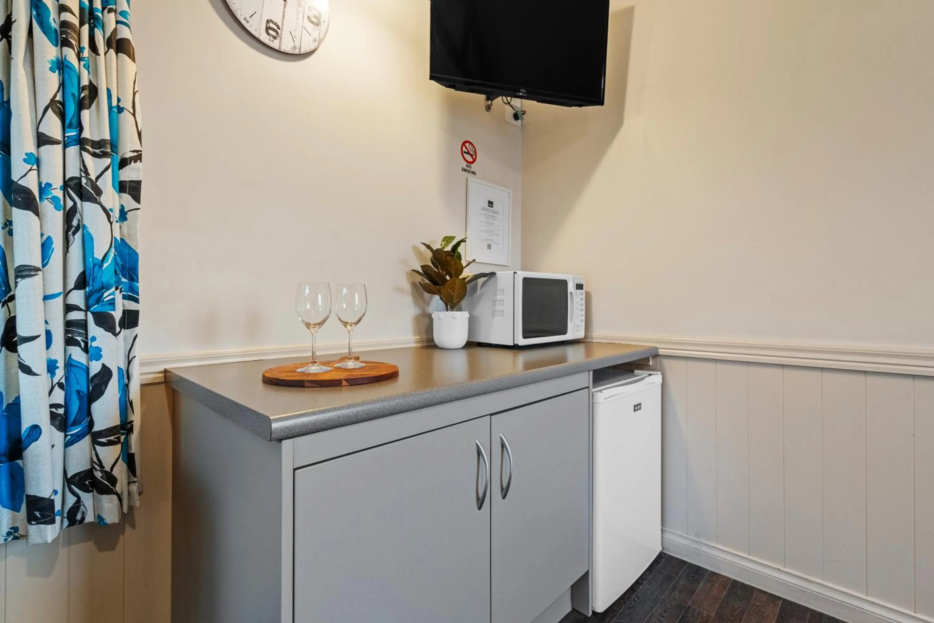 Kitchen or kitchenette in Tasman Holiday Parks - Te Anau